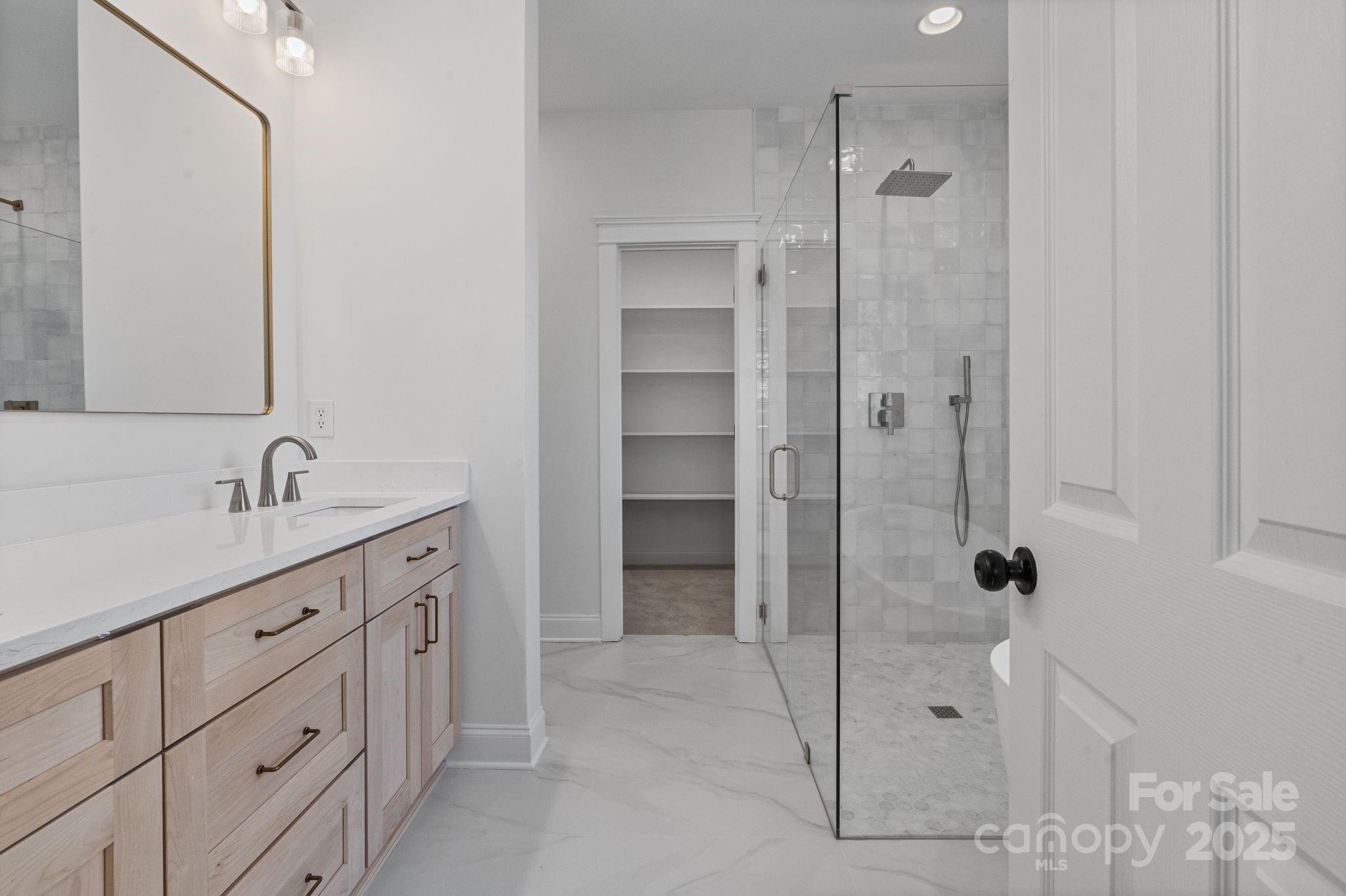property viewer photo 22