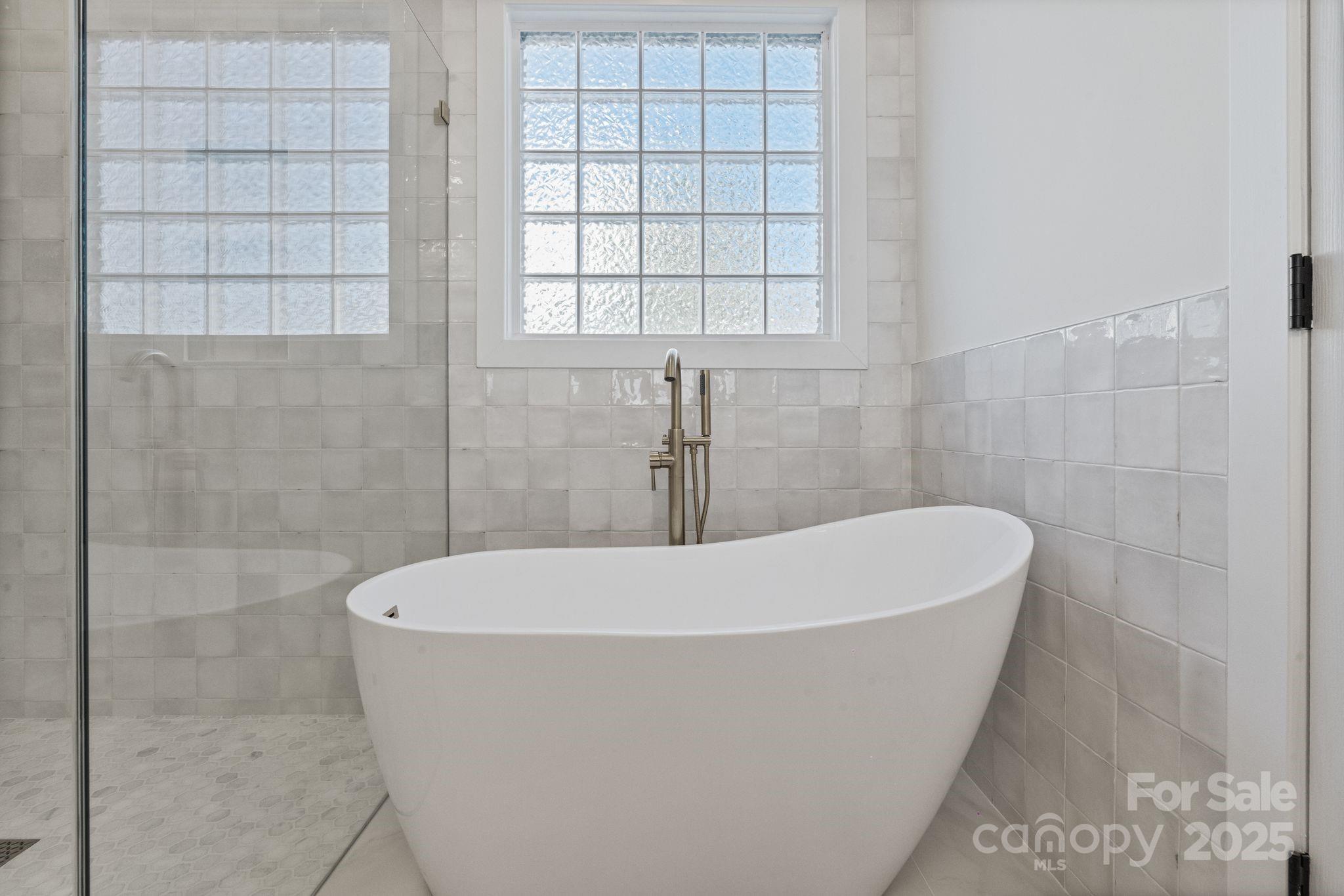 property viewer photo 26