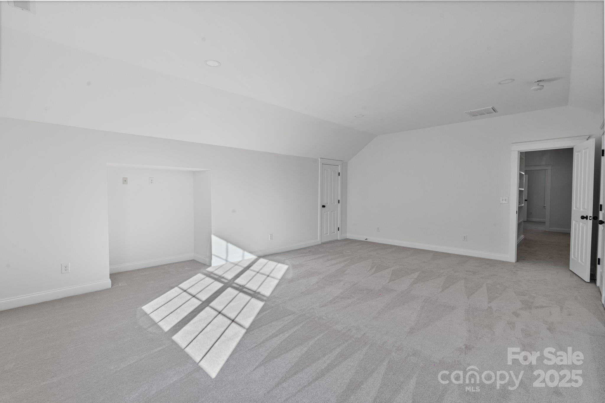 property viewer photo 33