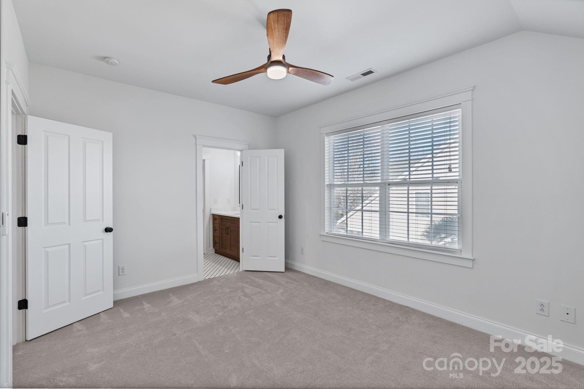 property viewer photo 34