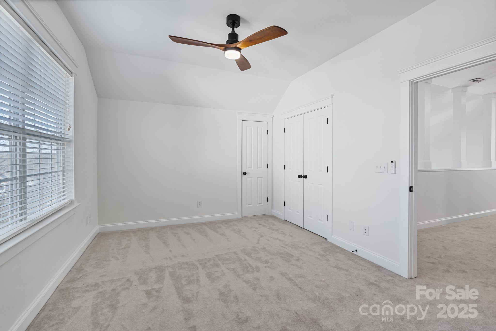 property viewer photo 35