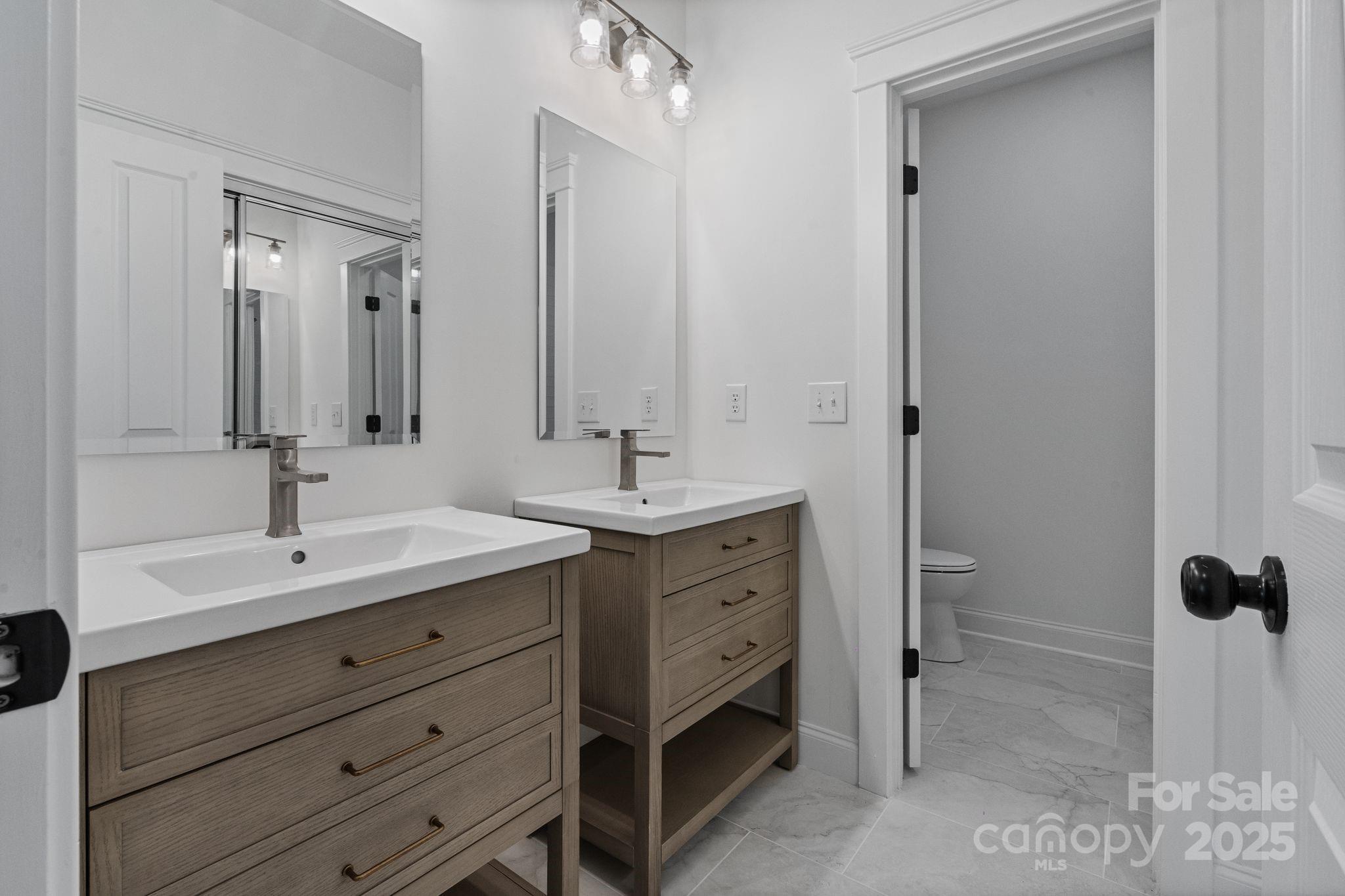 property viewer photo 43