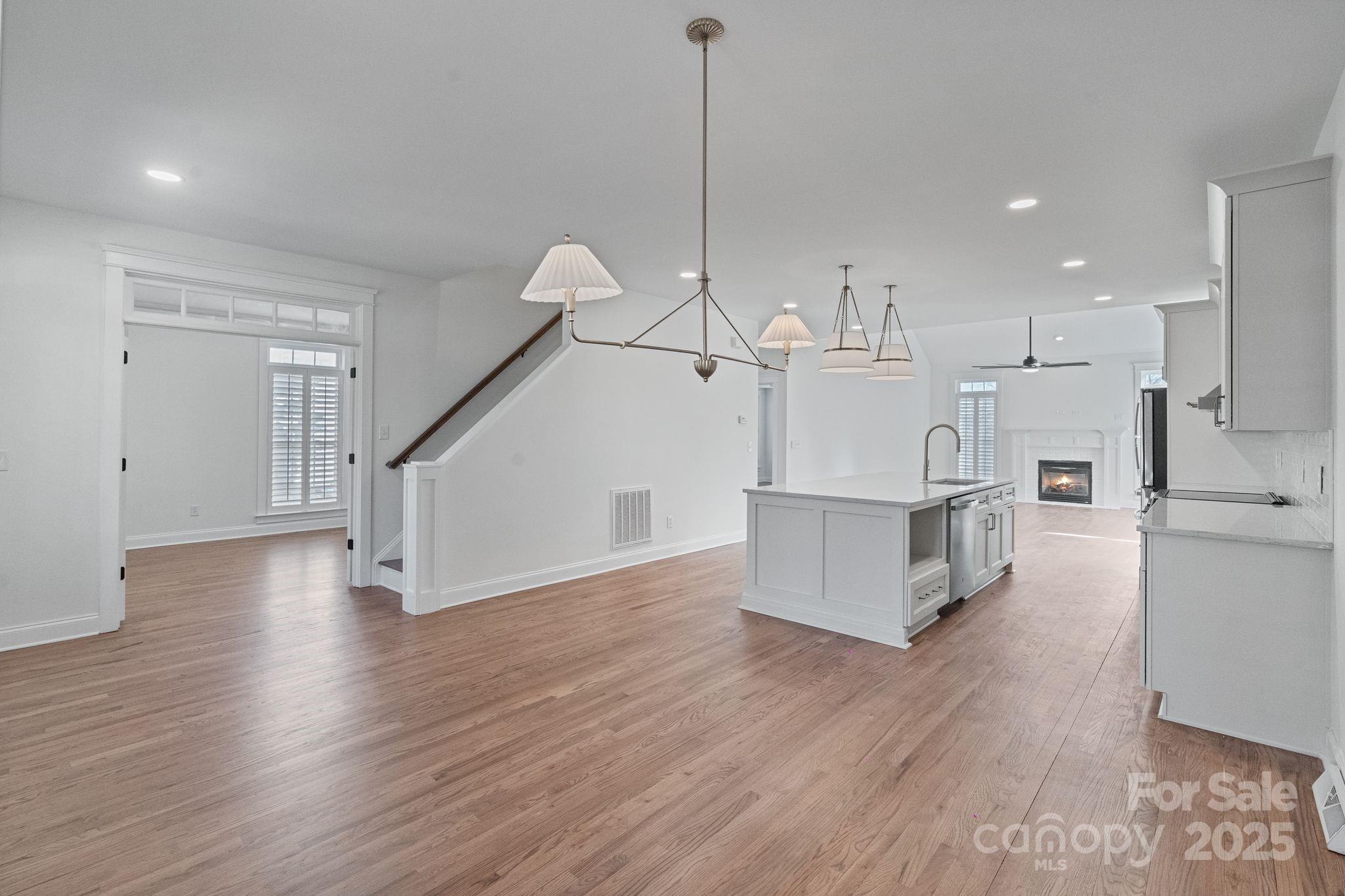 property viewer photo 7