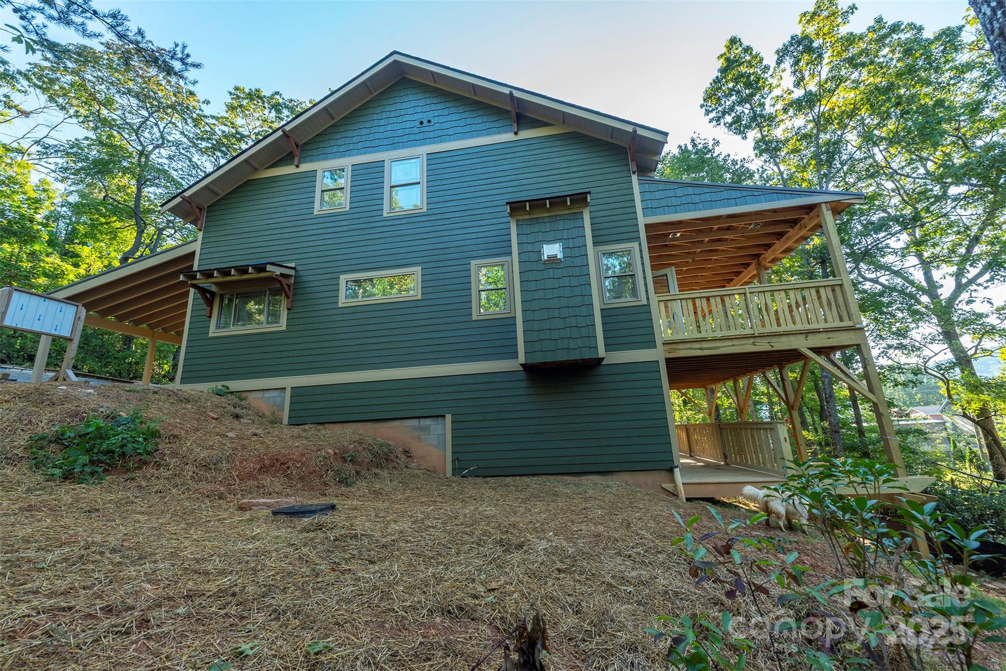 main property photo 16