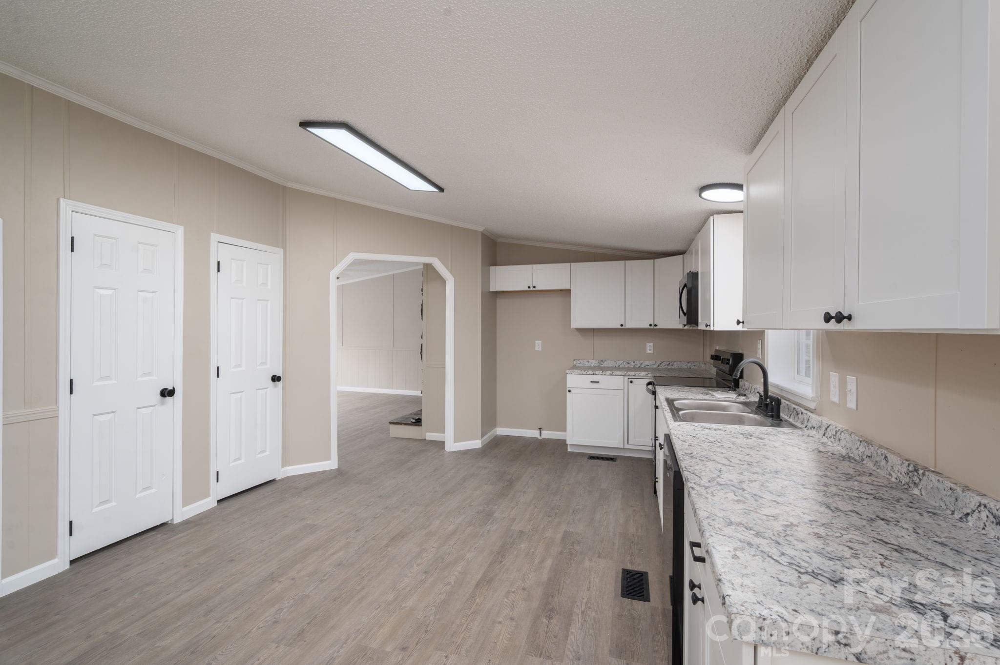 property viewer photo 10