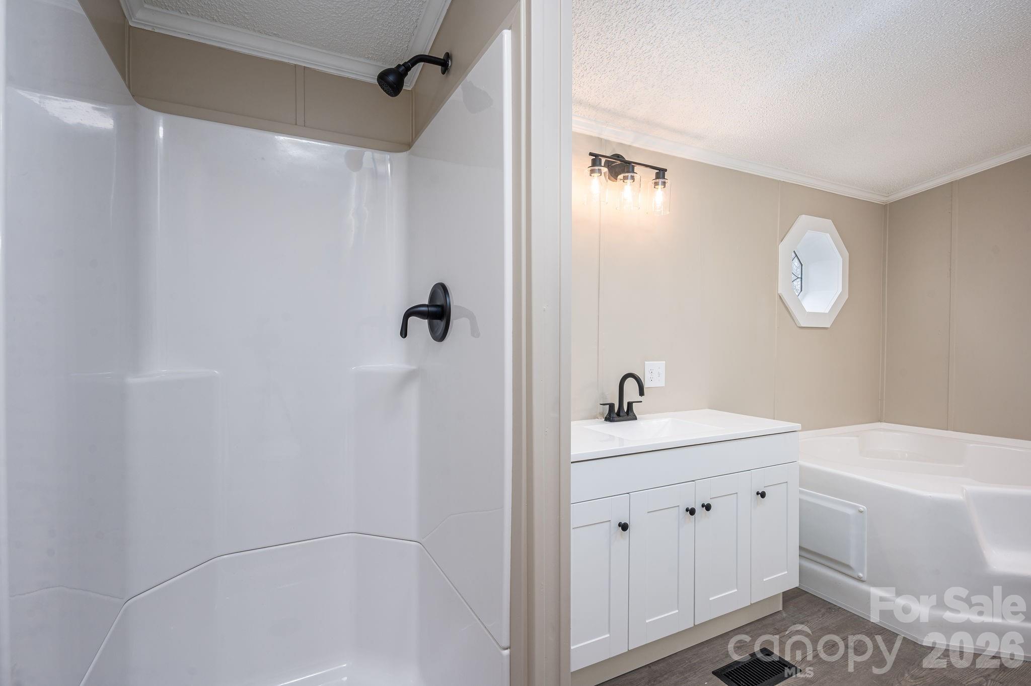 property viewer photo 23
