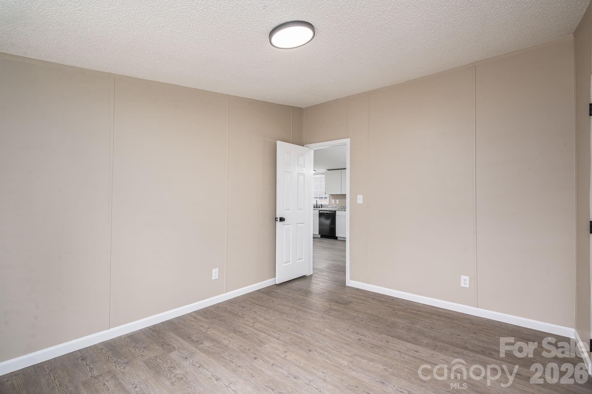 property viewer photo 24