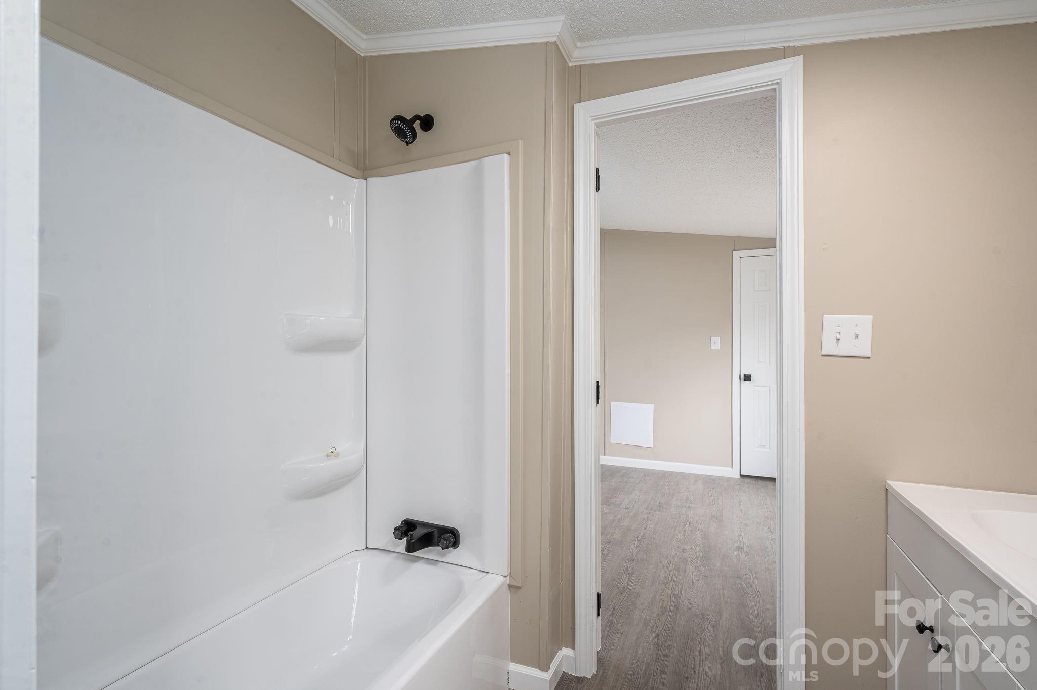 property viewer photo 25