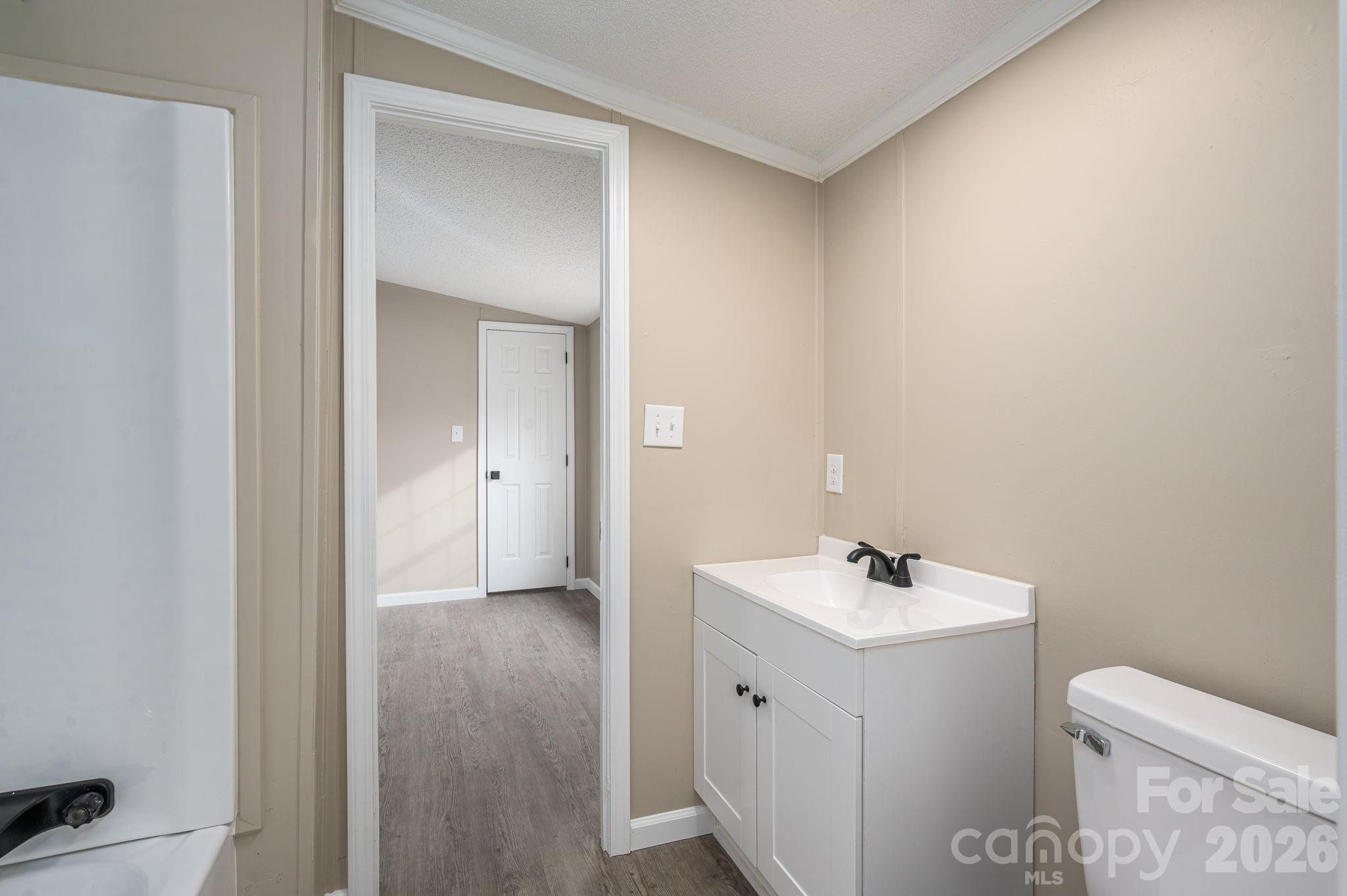 property viewer photo 26