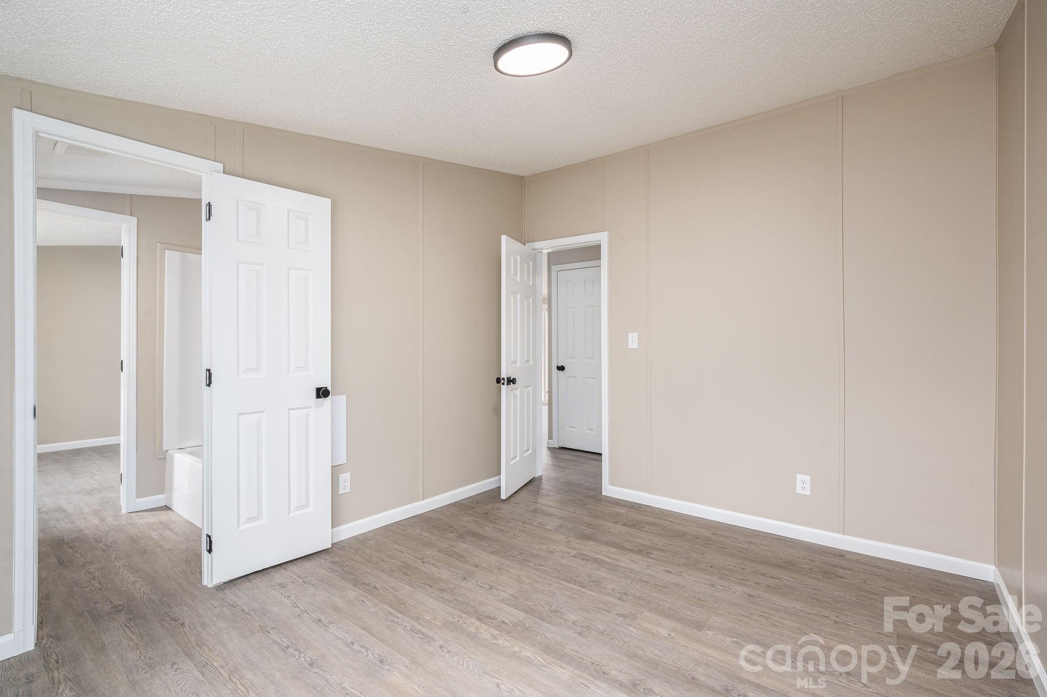 property viewer photo 27