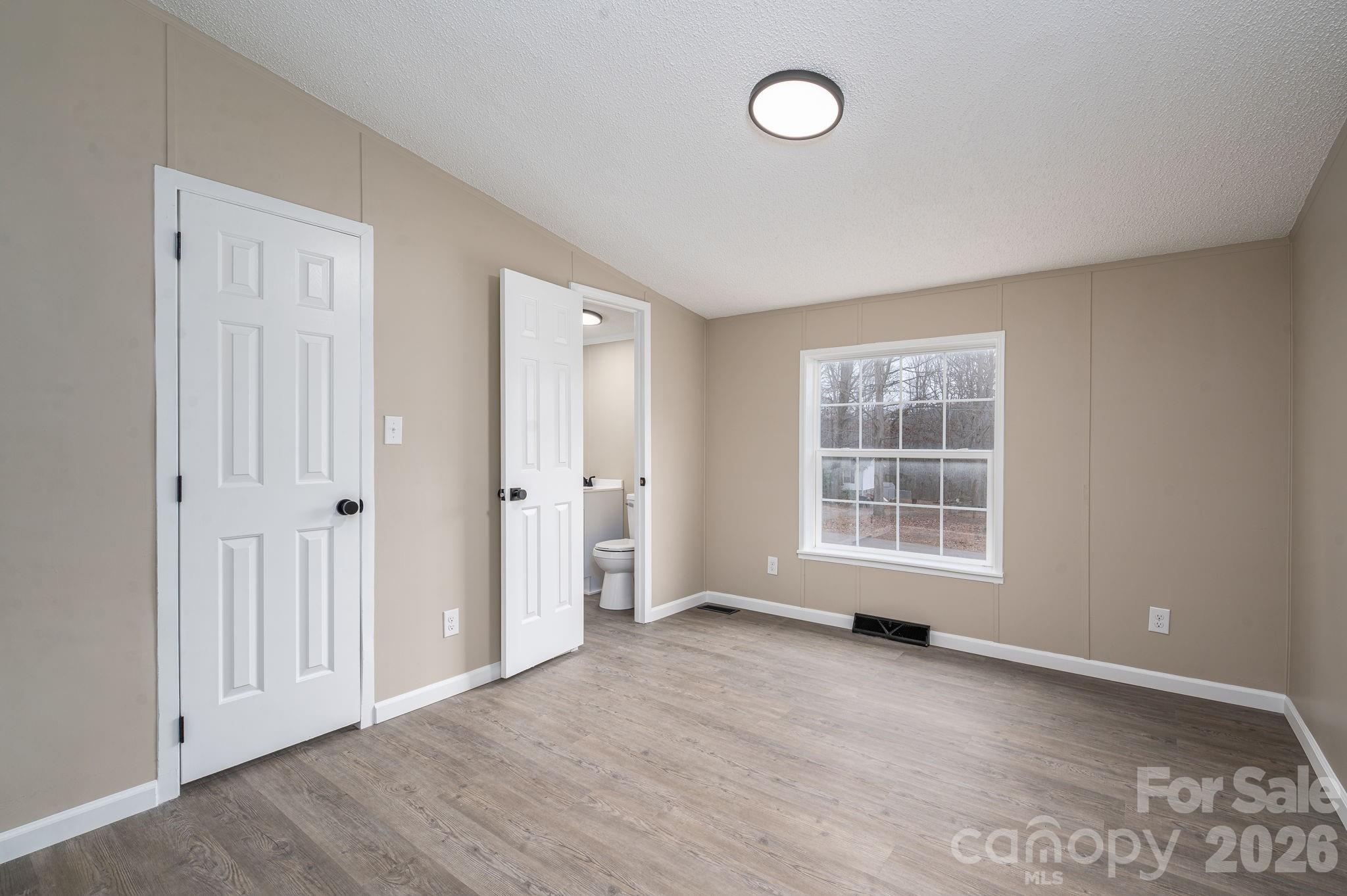 property viewer photo 30