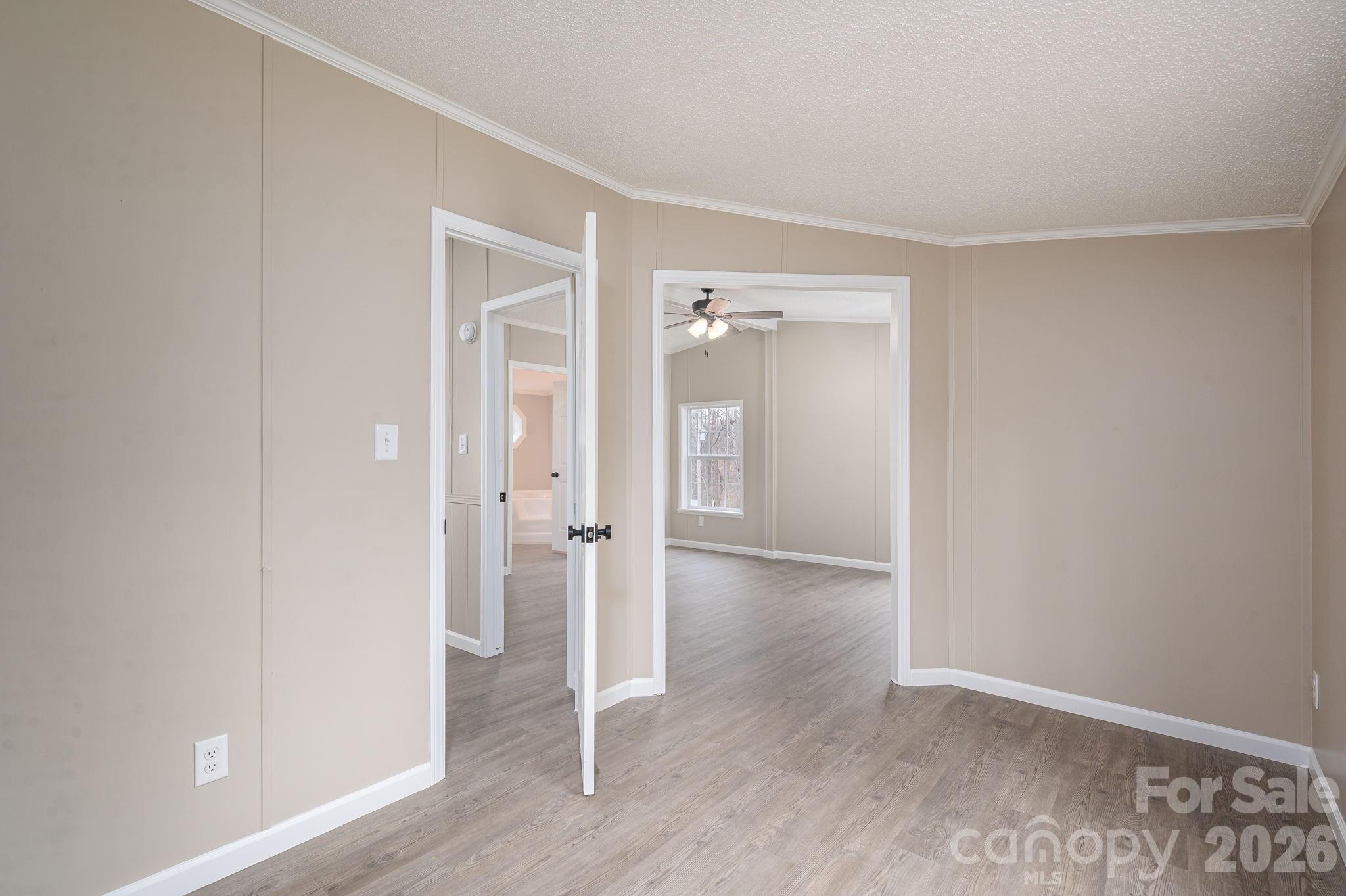 property viewer photo 32