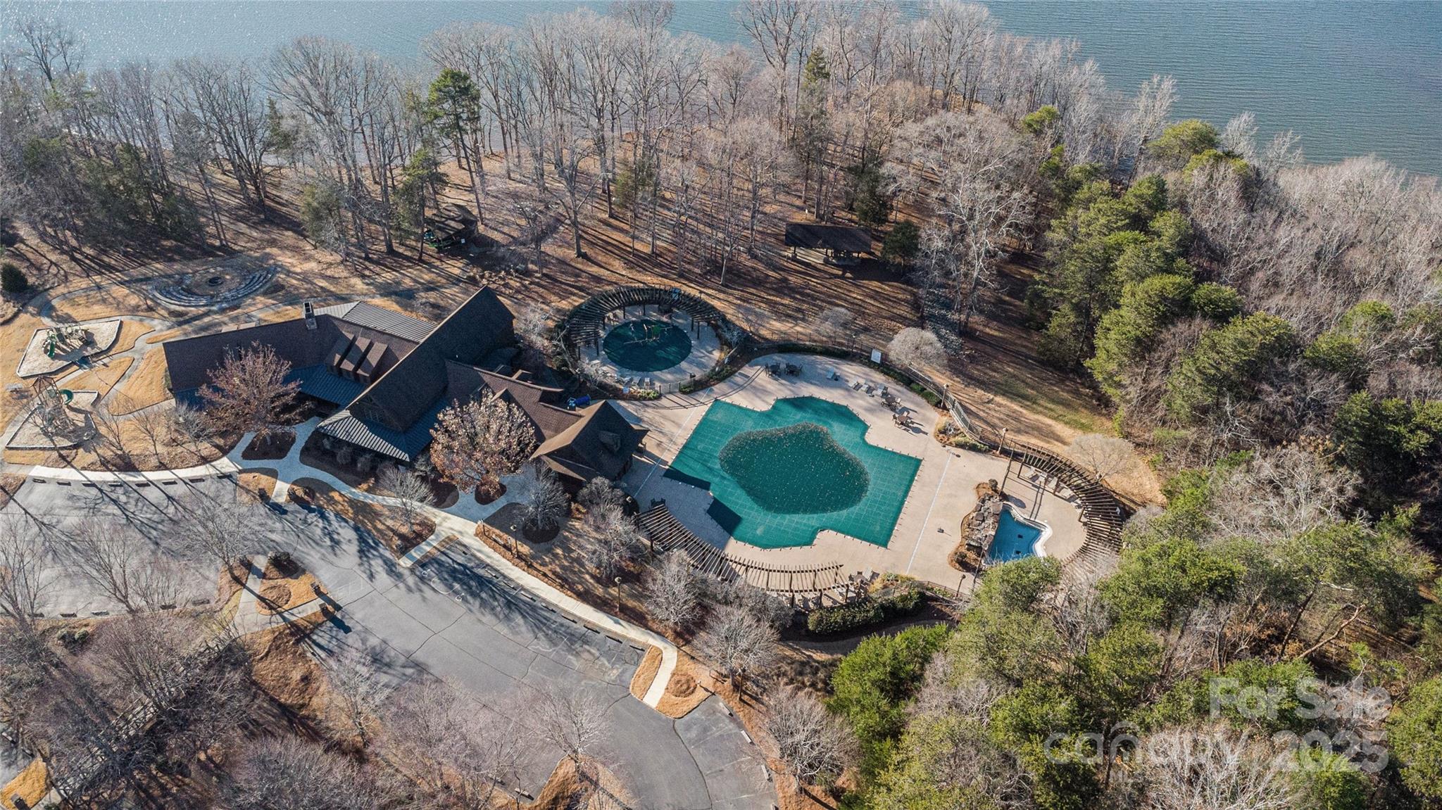 main property photo 14