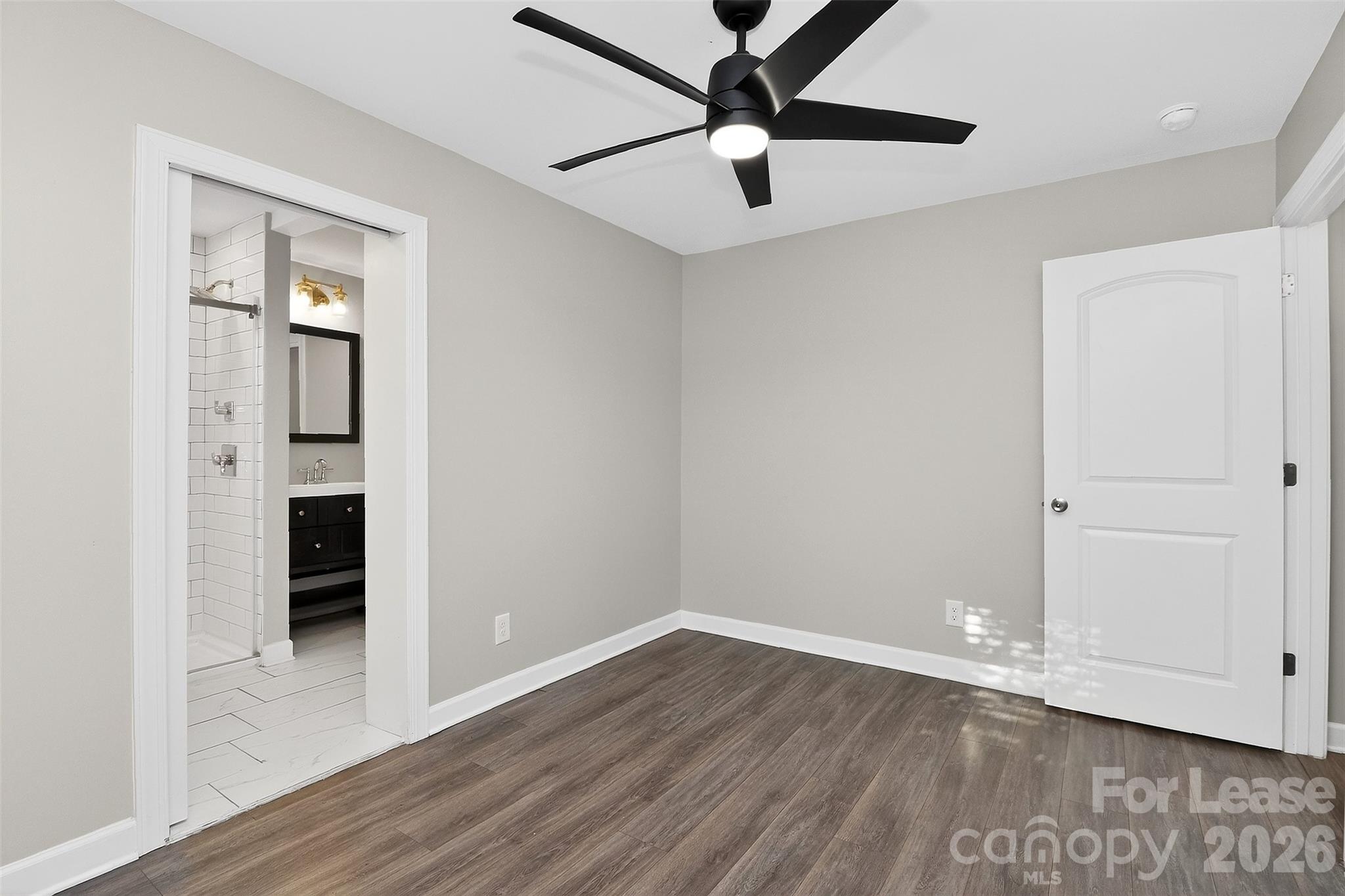 property viewer photo 10