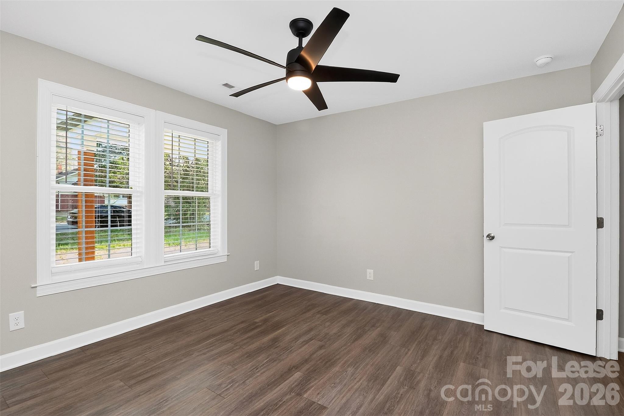 property viewer photo 16