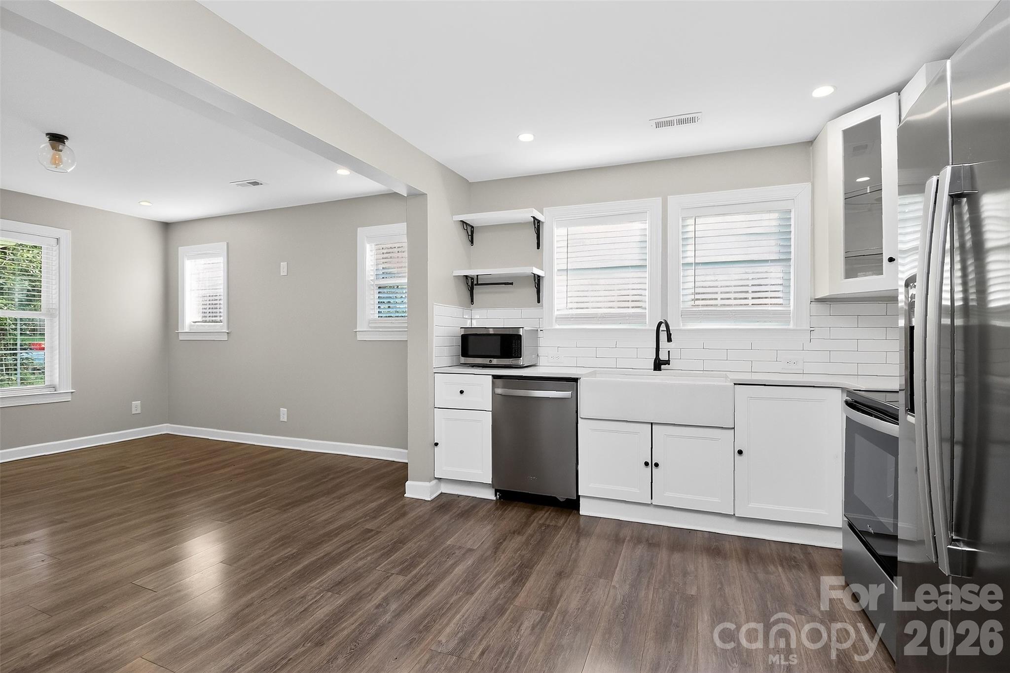 property viewer photo 7