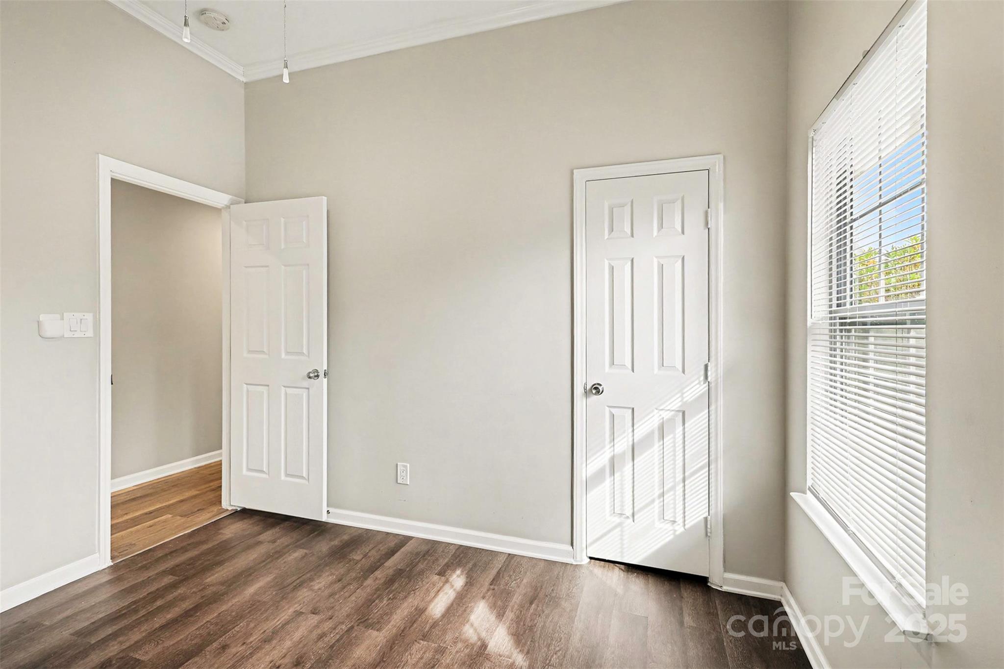 property viewer photo 16