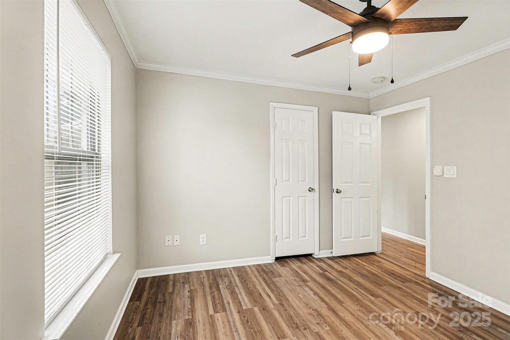property viewer photo 17