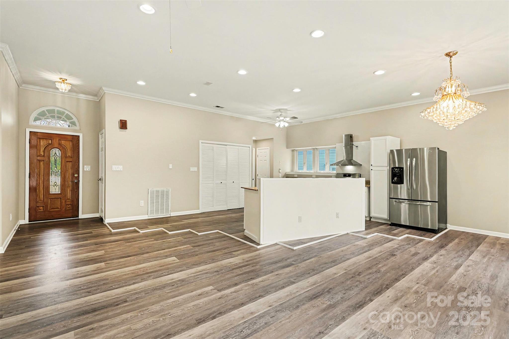 property viewer photo 2