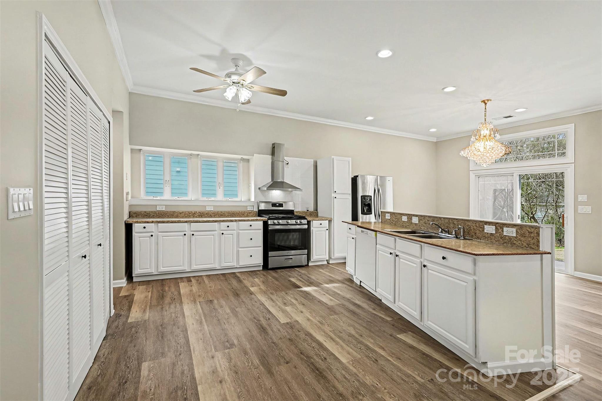 property viewer photo 3