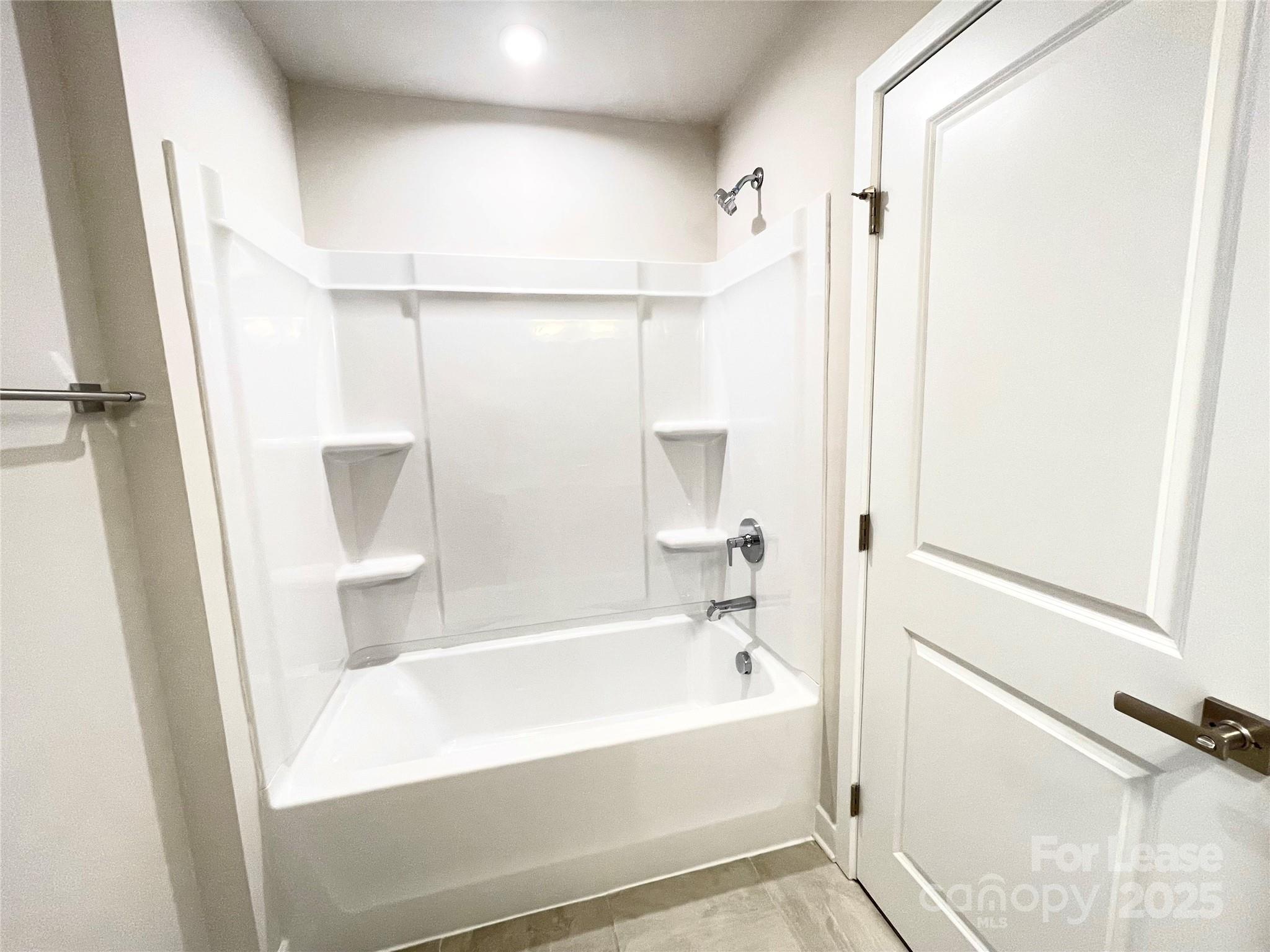 property viewer photo 13
