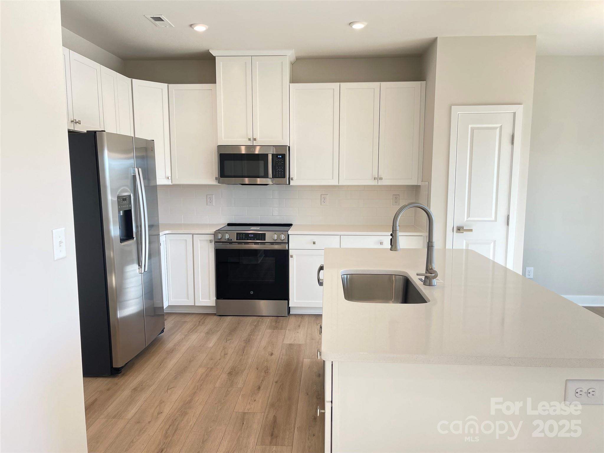 property viewer photo 2