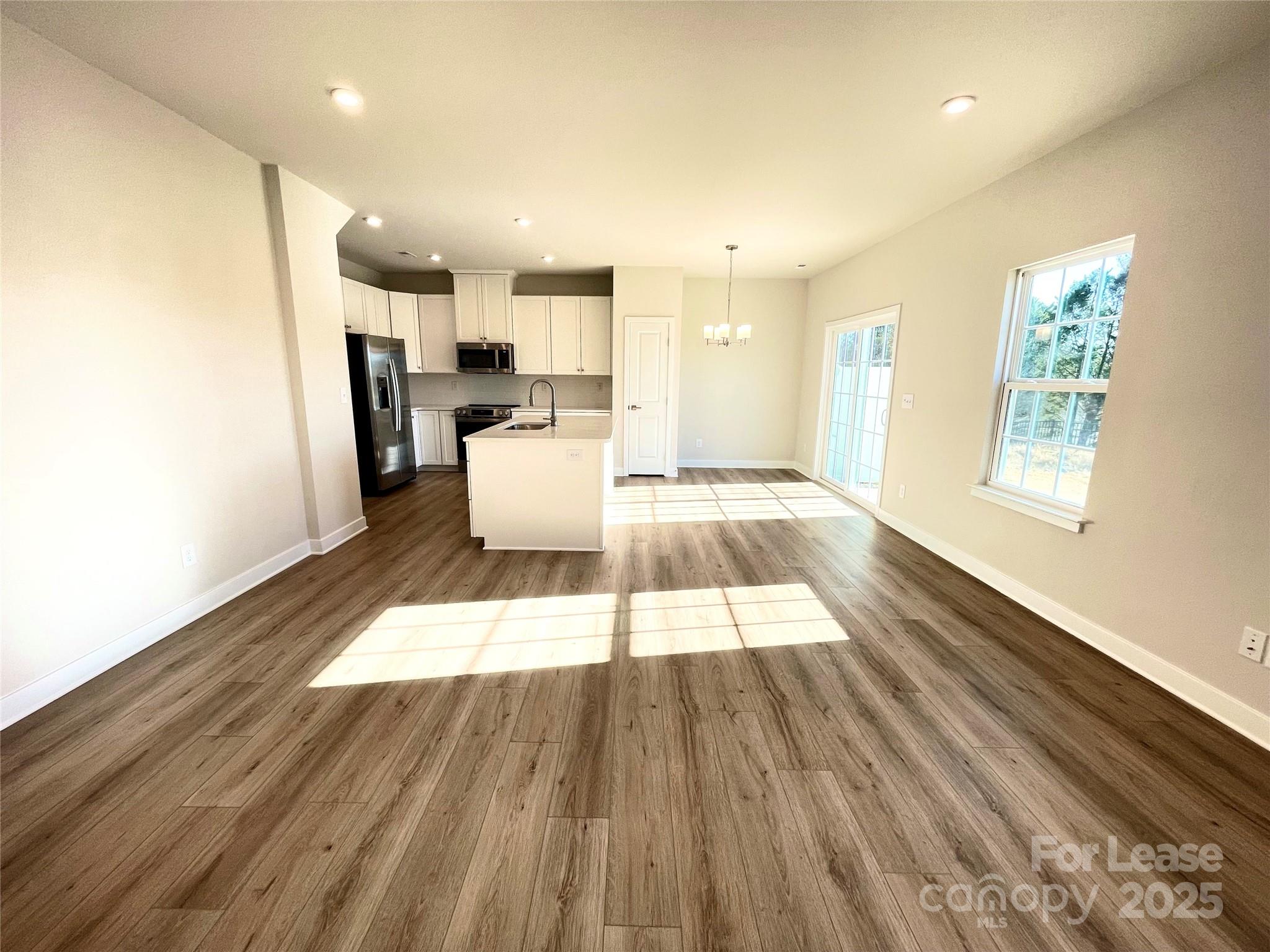 property viewer photo 3