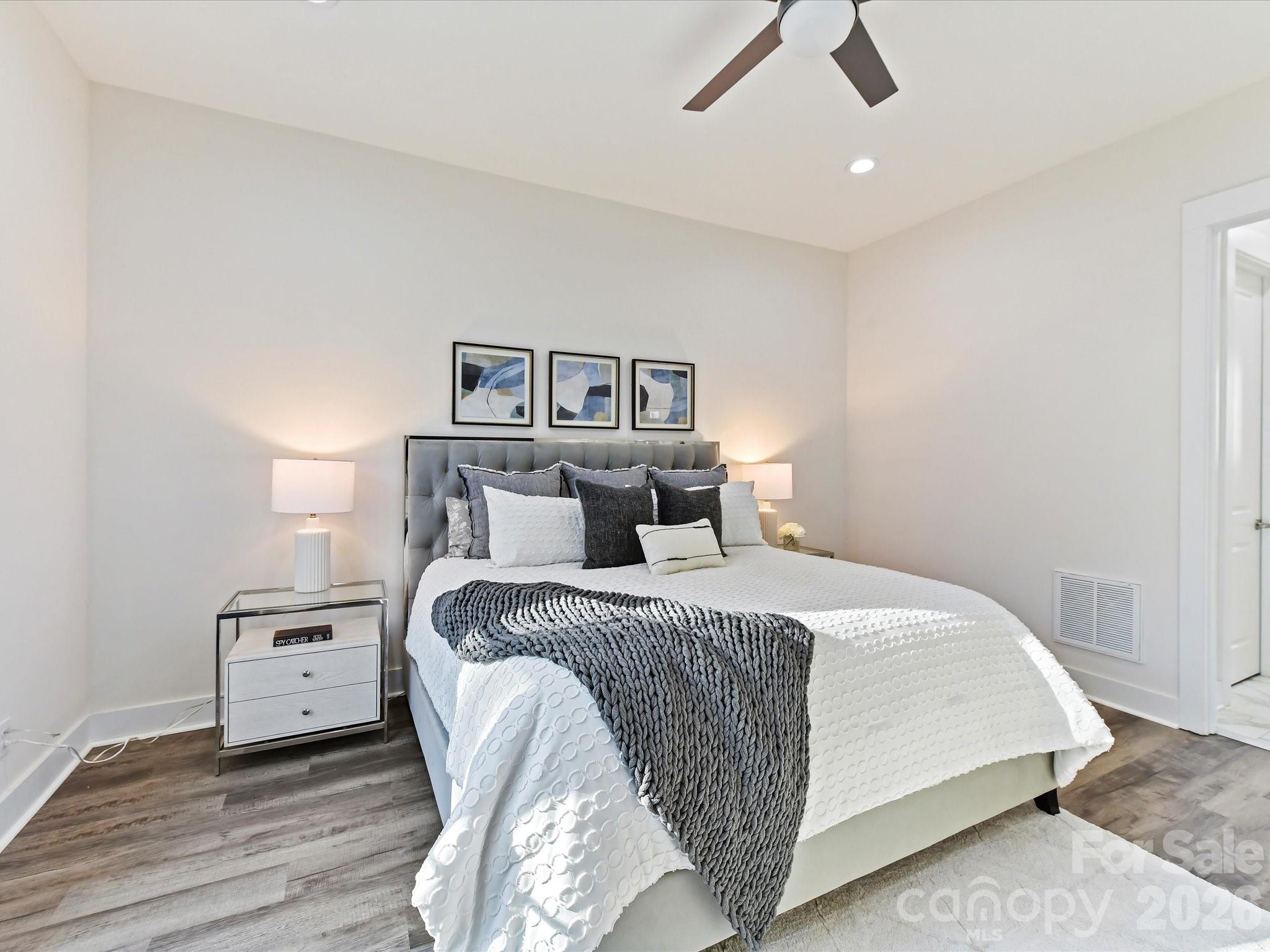 property viewer photo 19