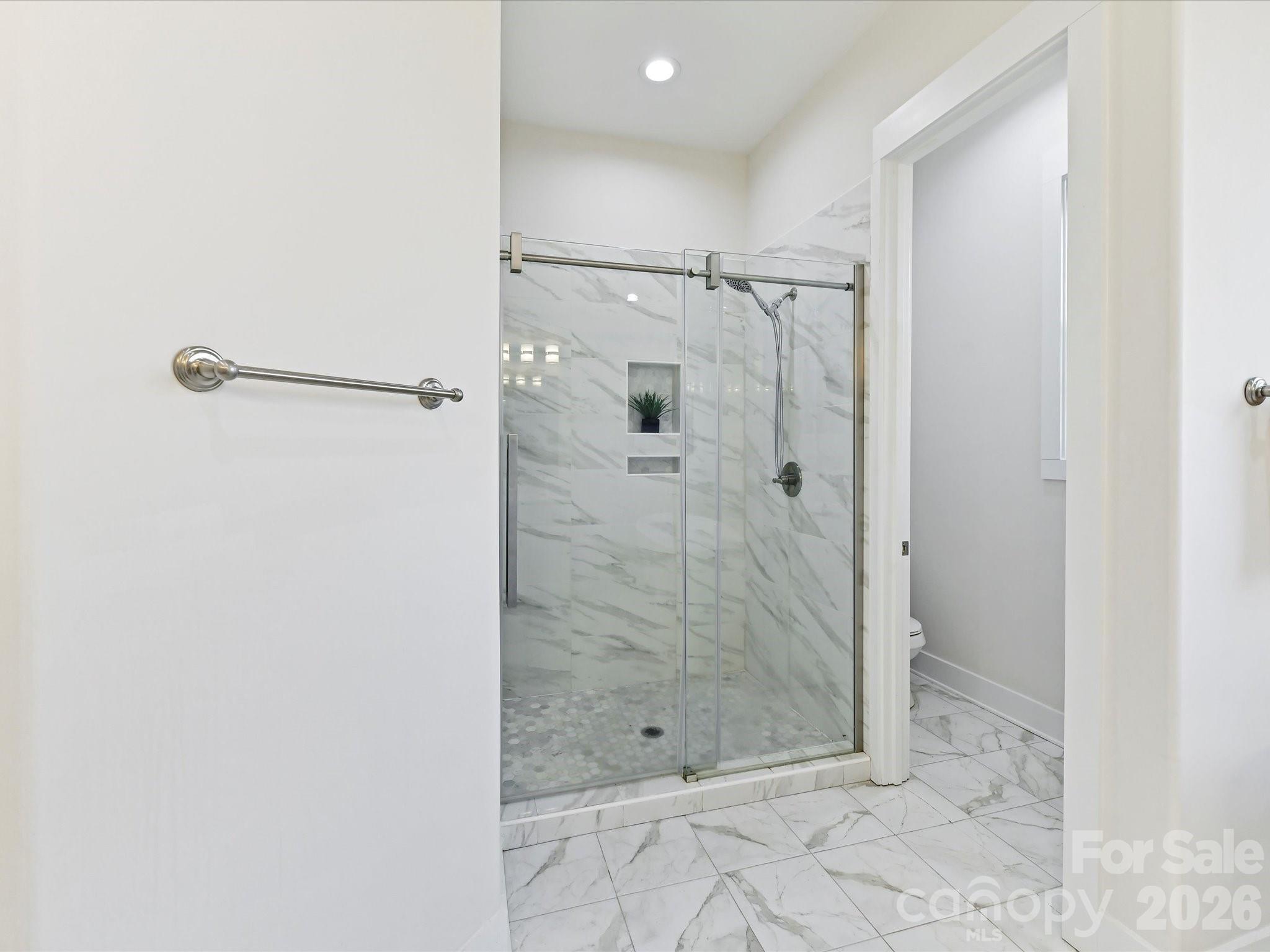 property viewer photo 21