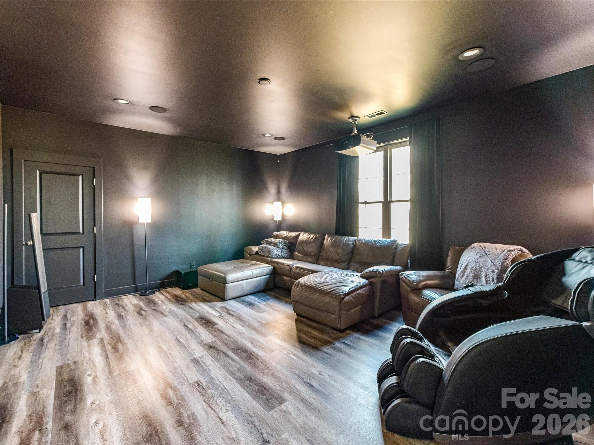 property viewer photo 31