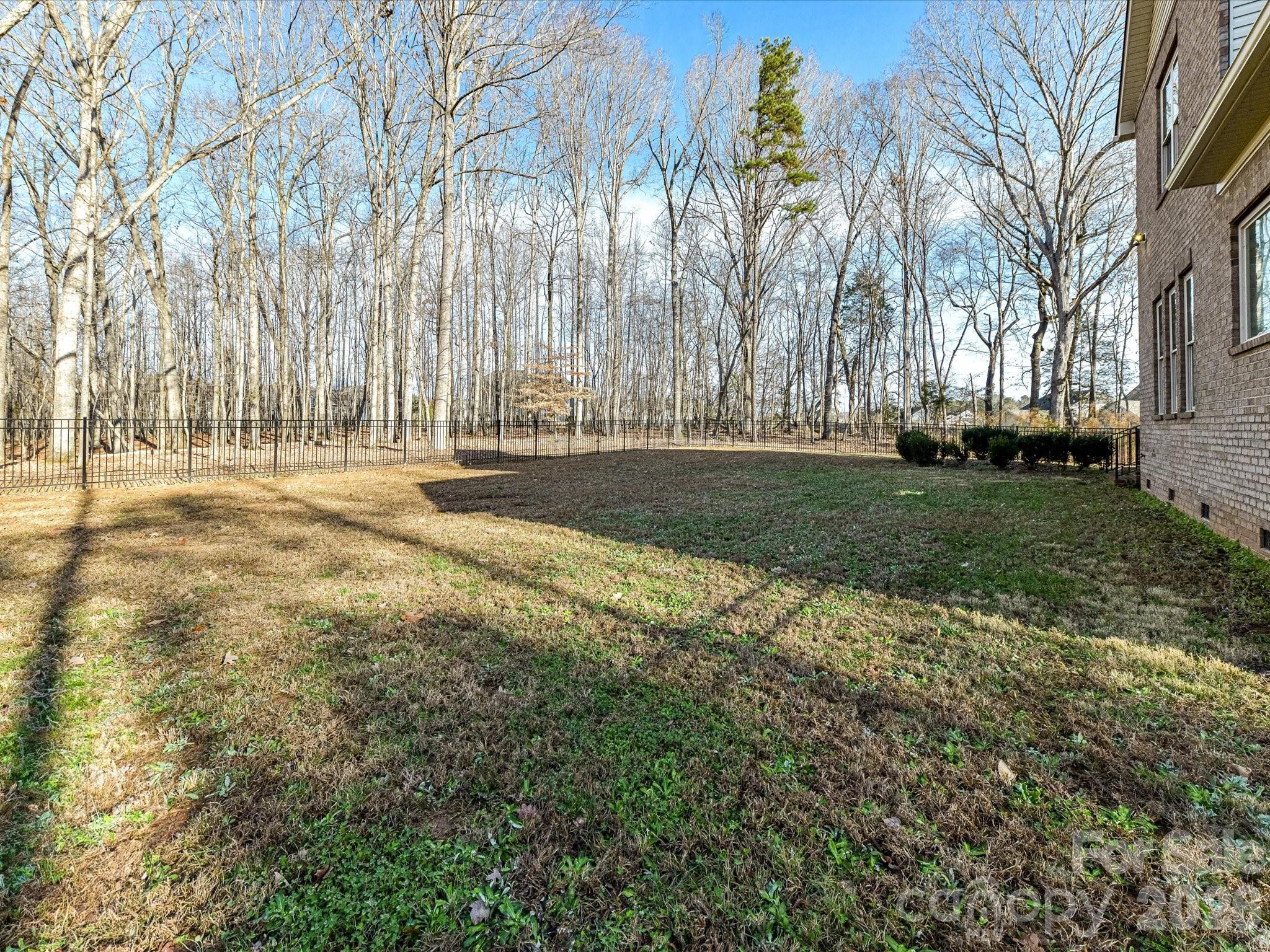 property viewer photo 36