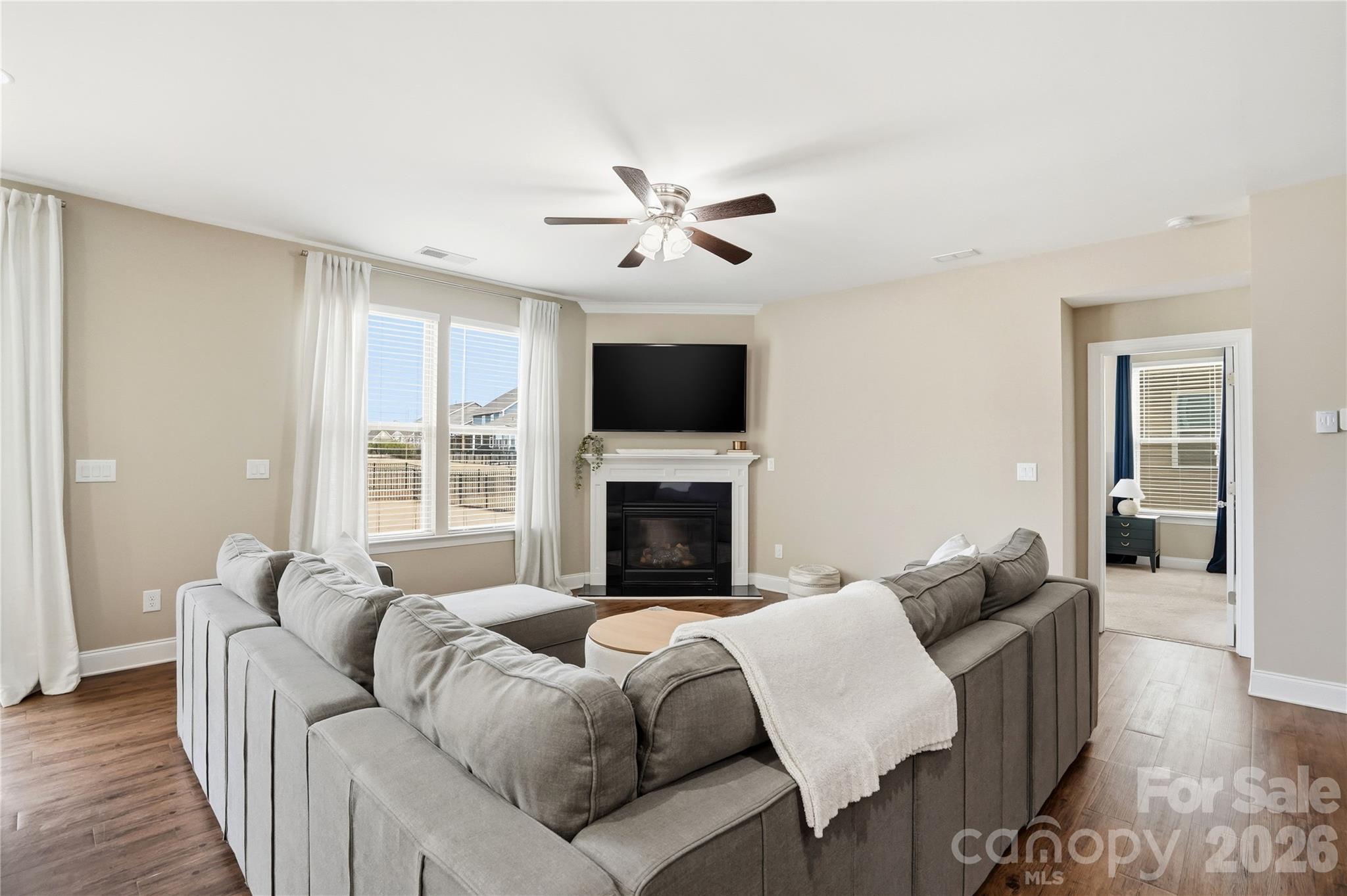 property viewer photo 10