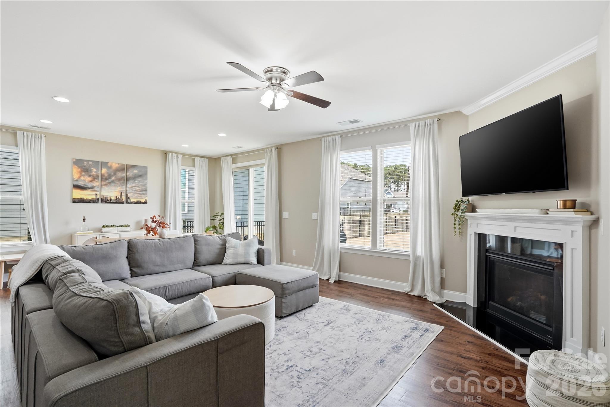 property viewer photo 12