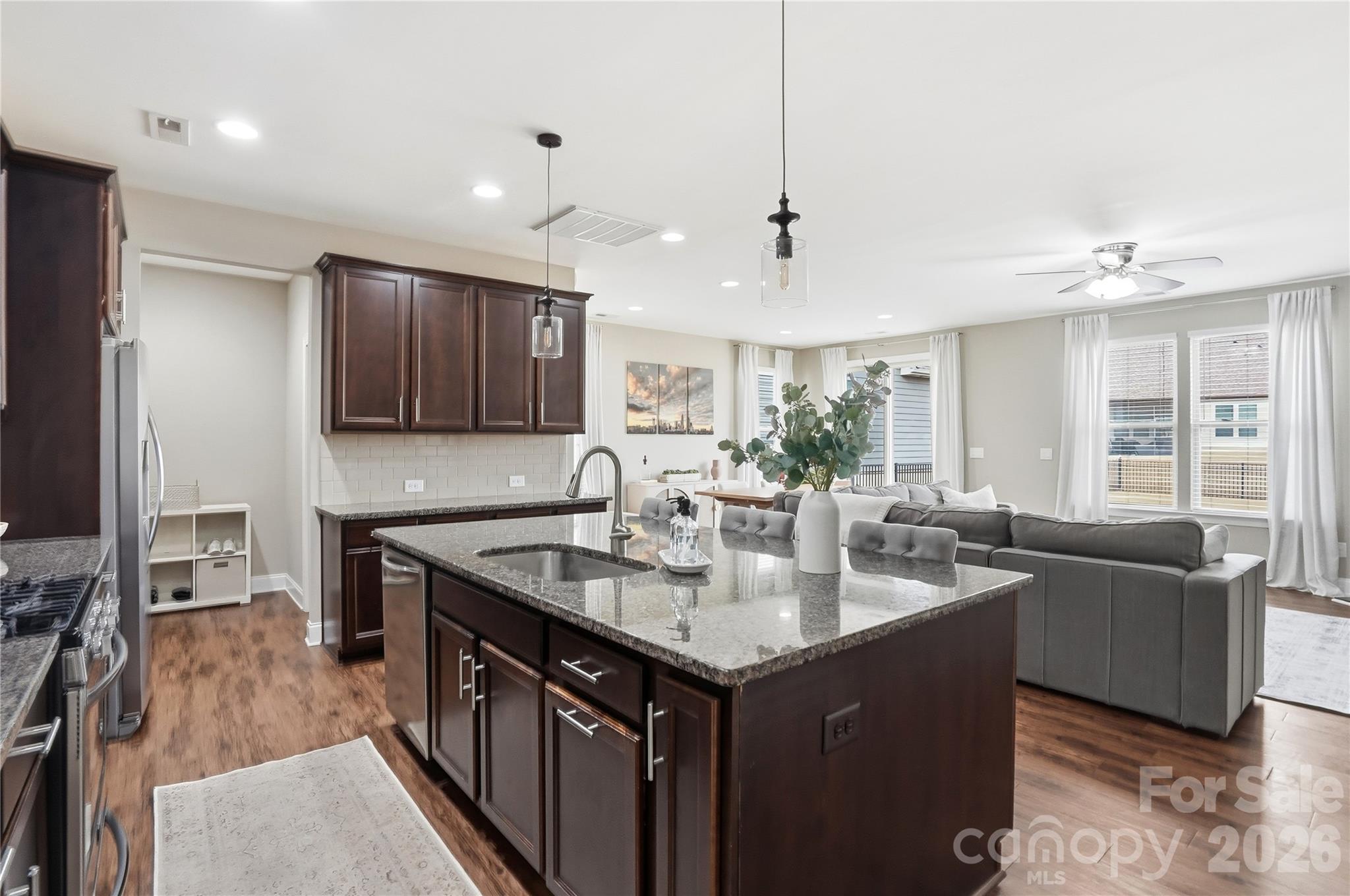 property viewer photo 5