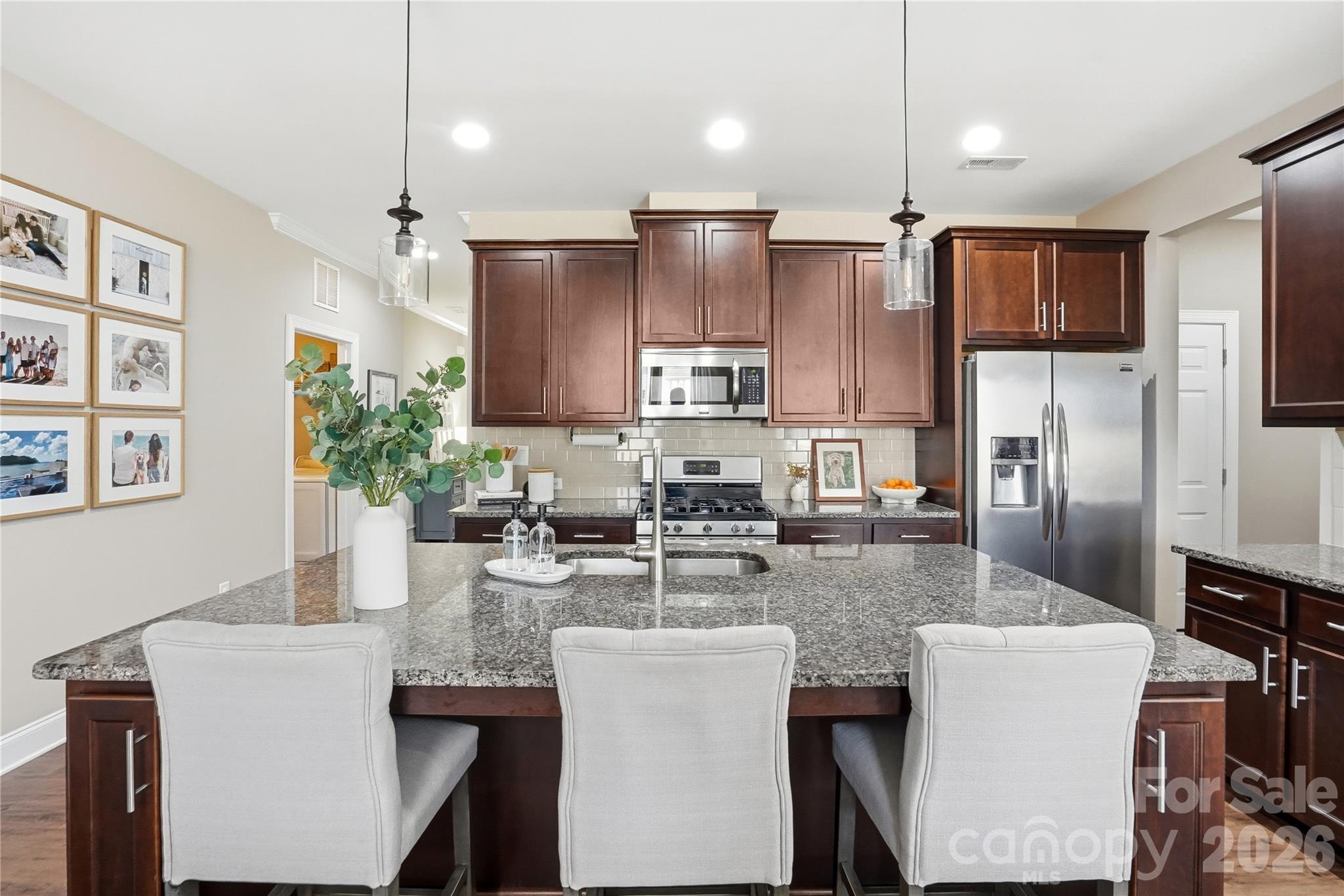 property viewer photo 7