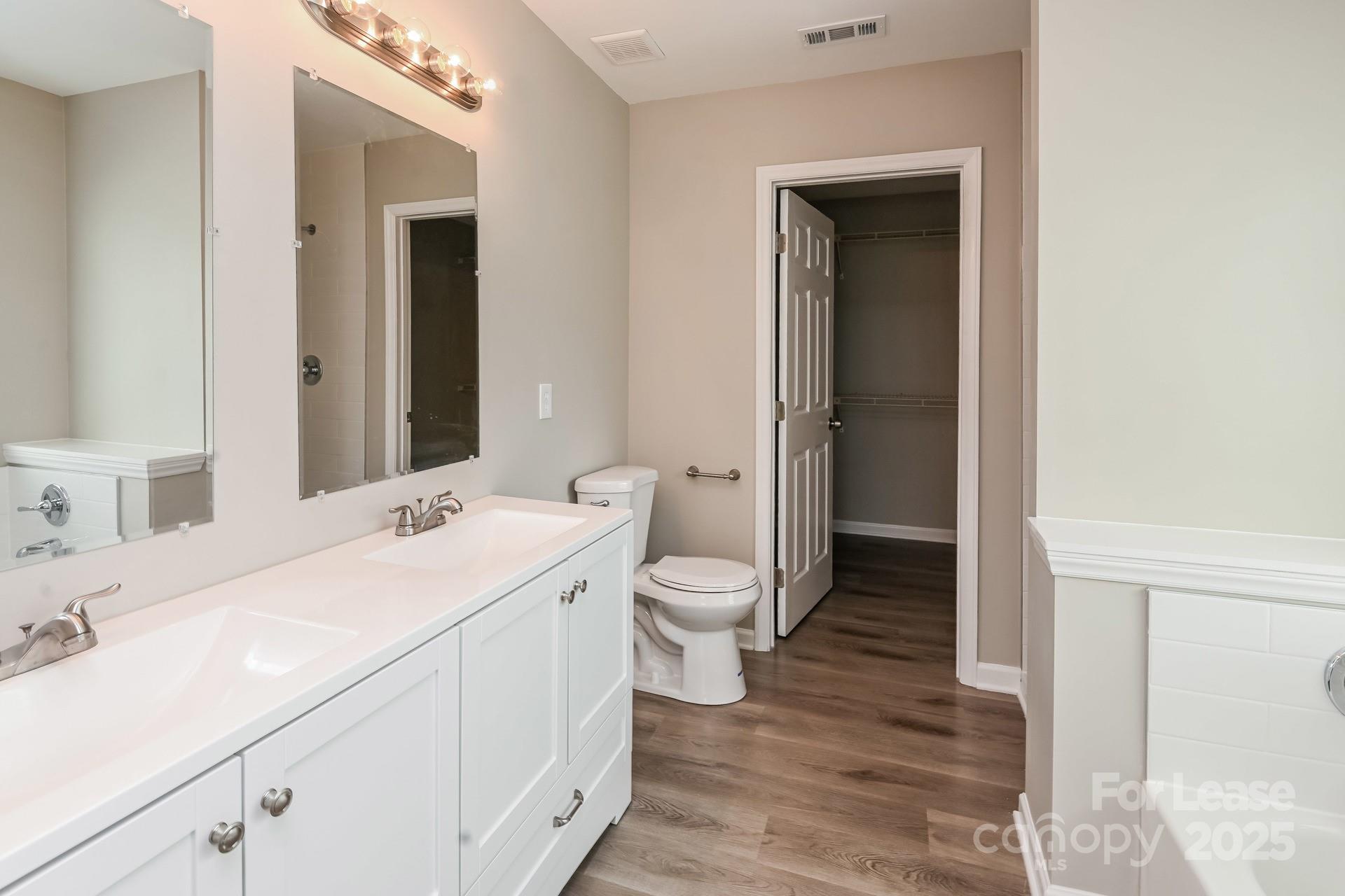 property viewer photo 8