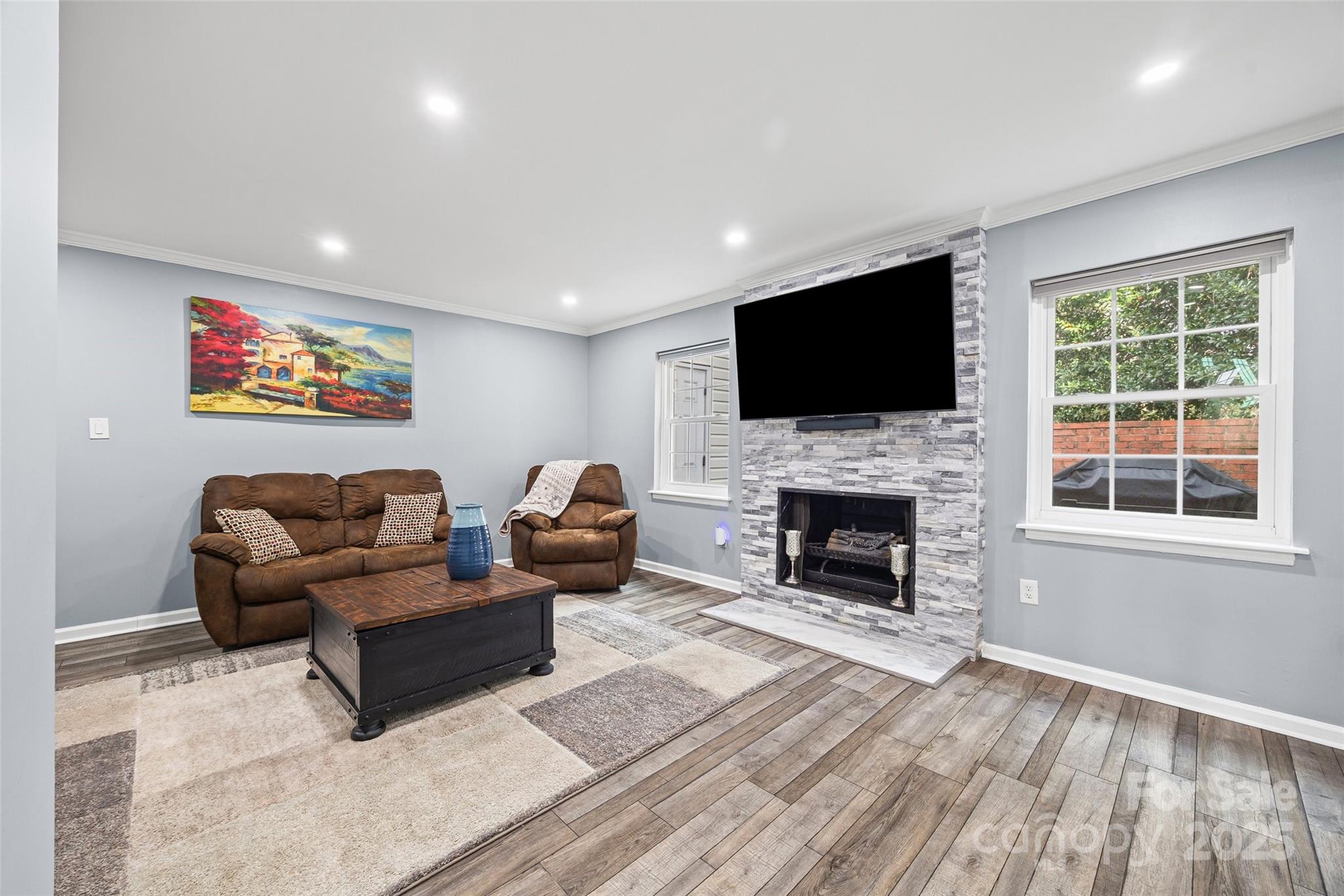 property viewer photo 12