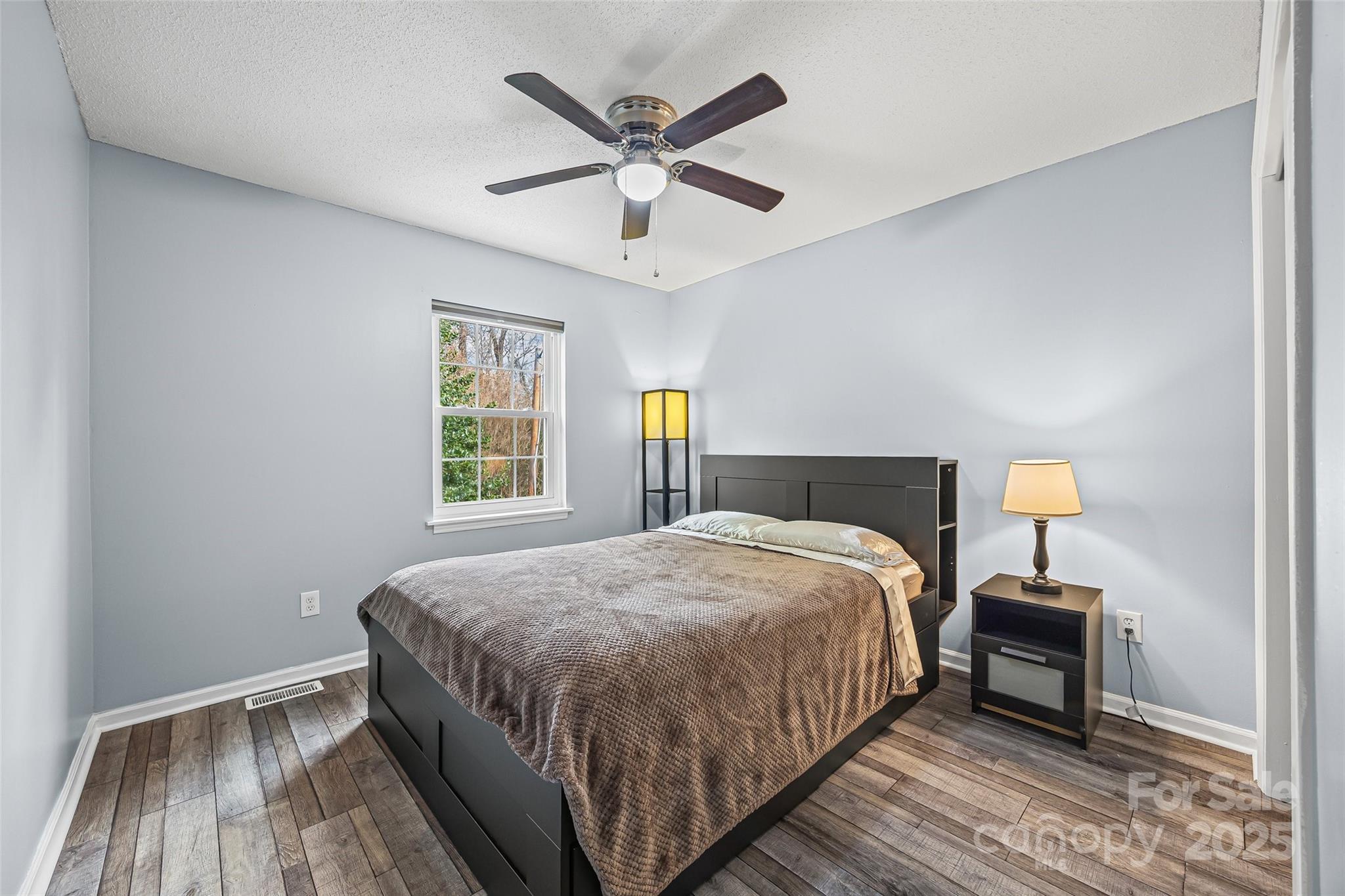 property viewer photo 20