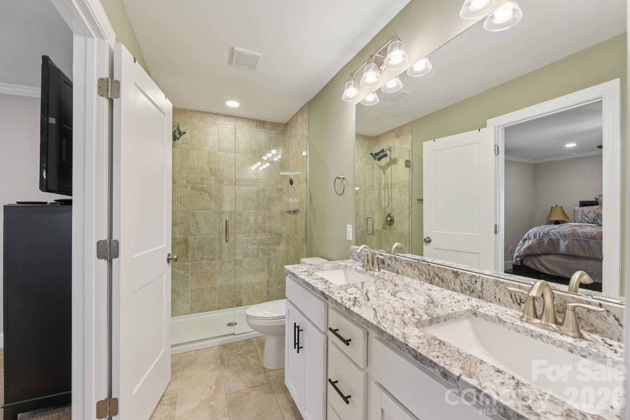 property viewer photo 18