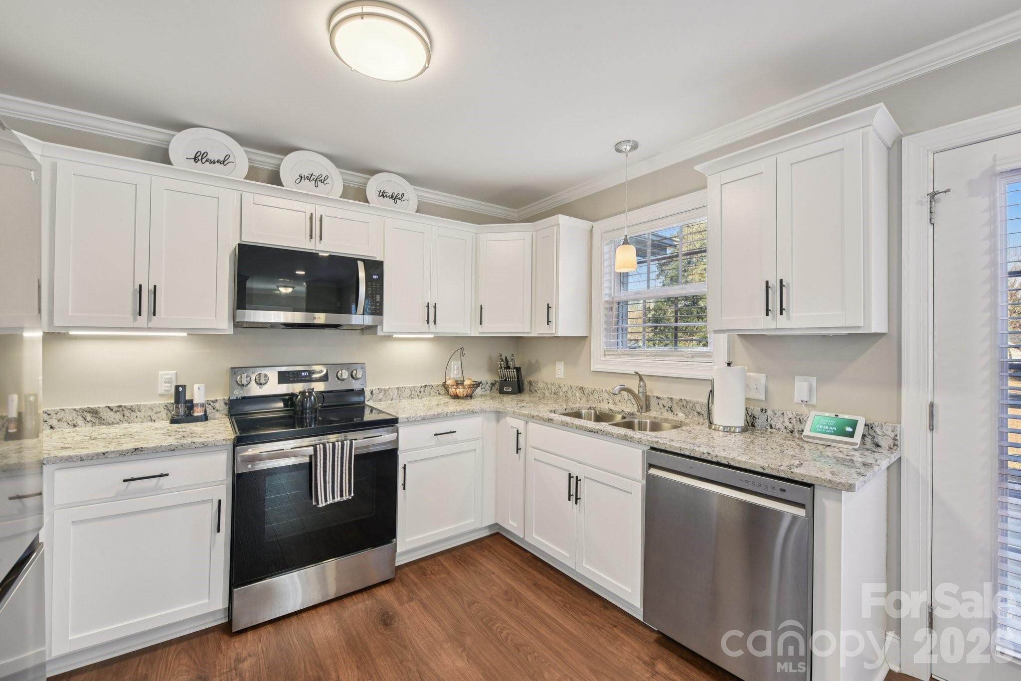 property viewer photo 7