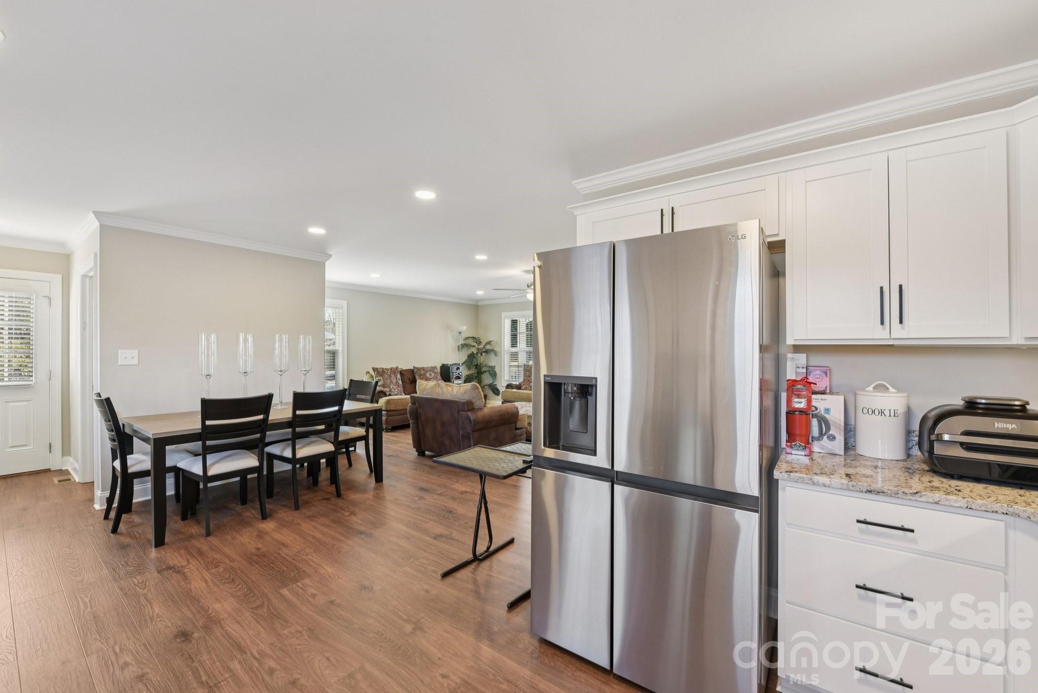 property viewer photo 9
