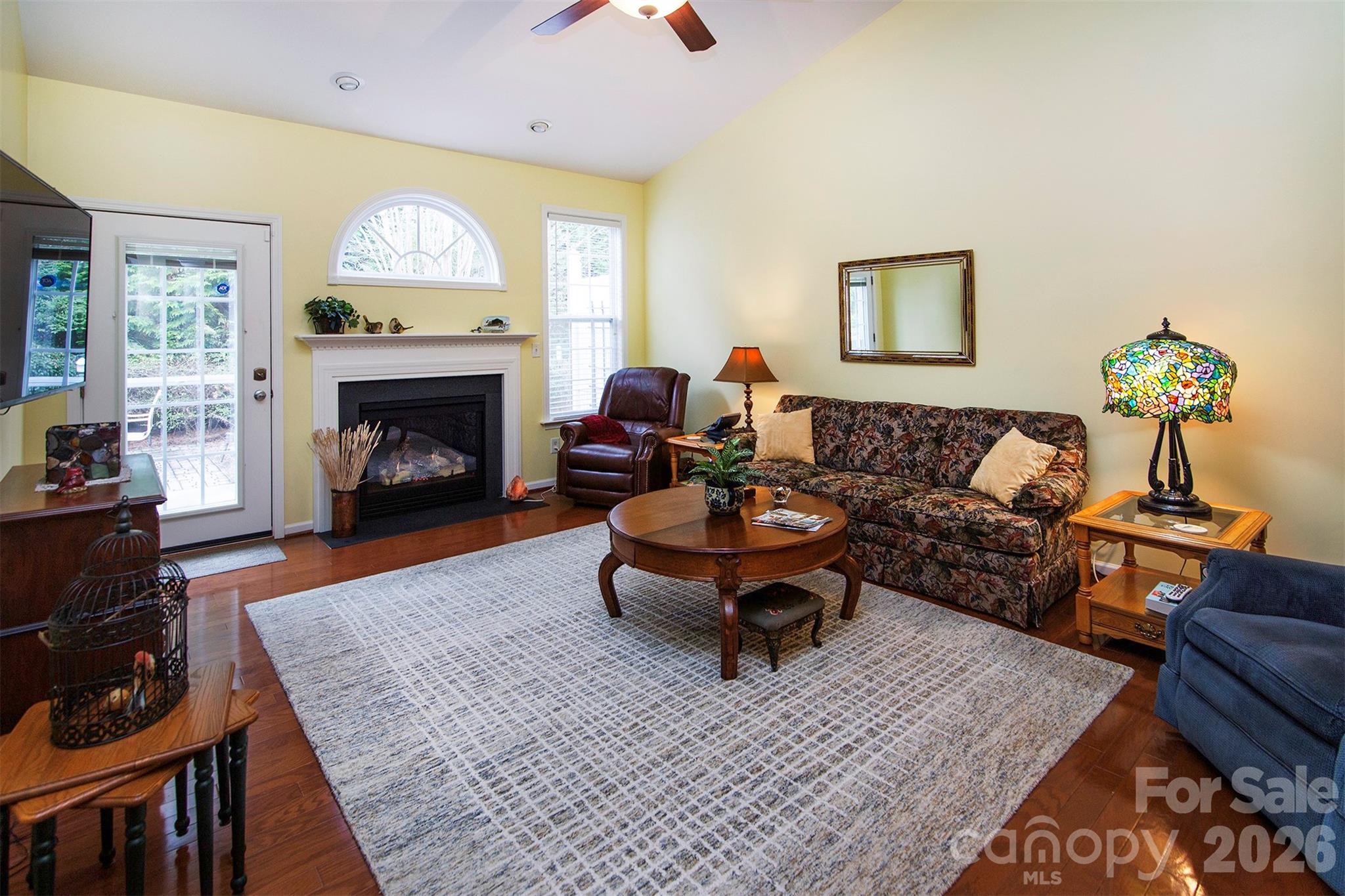 property viewer photo 5