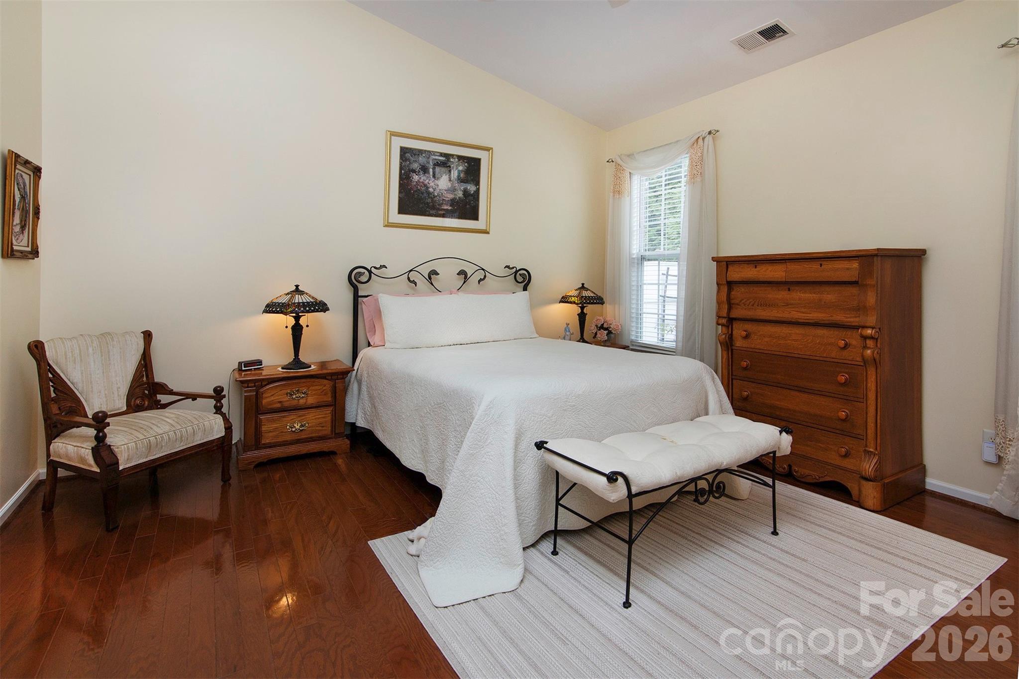 property viewer photo 8
