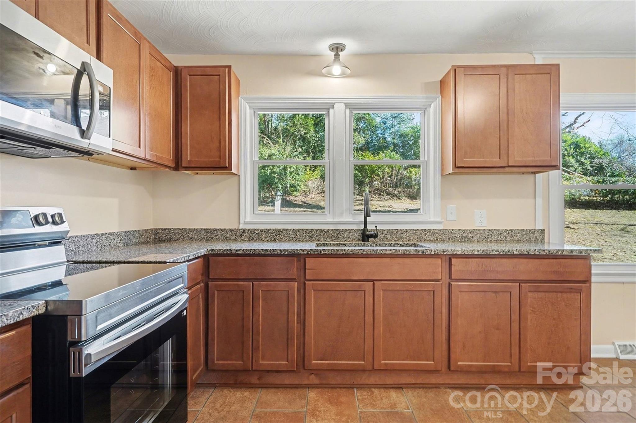 property viewer photo 10