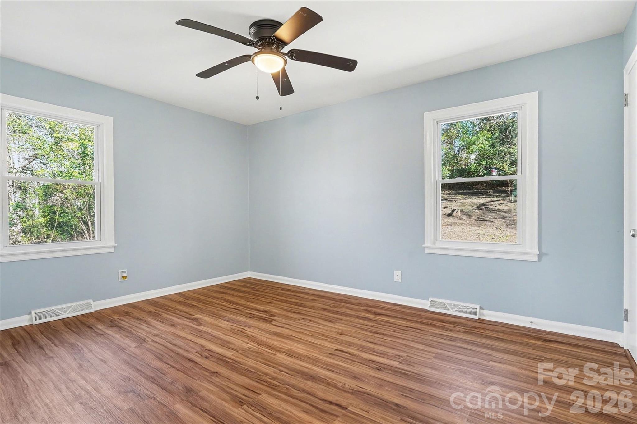 property viewer photo 17