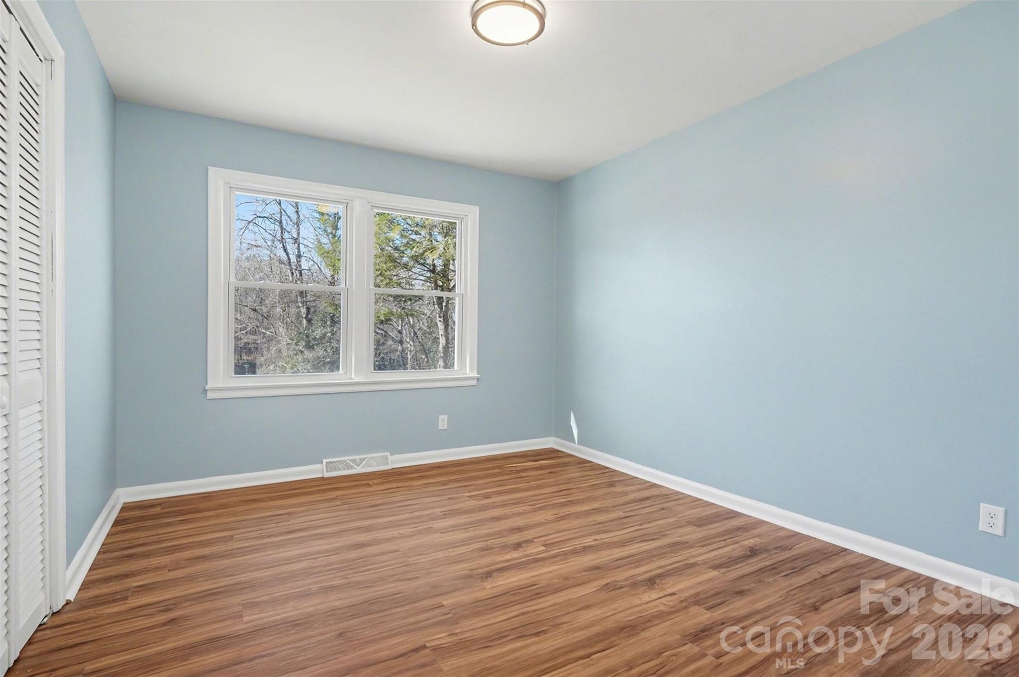 property viewer photo 23