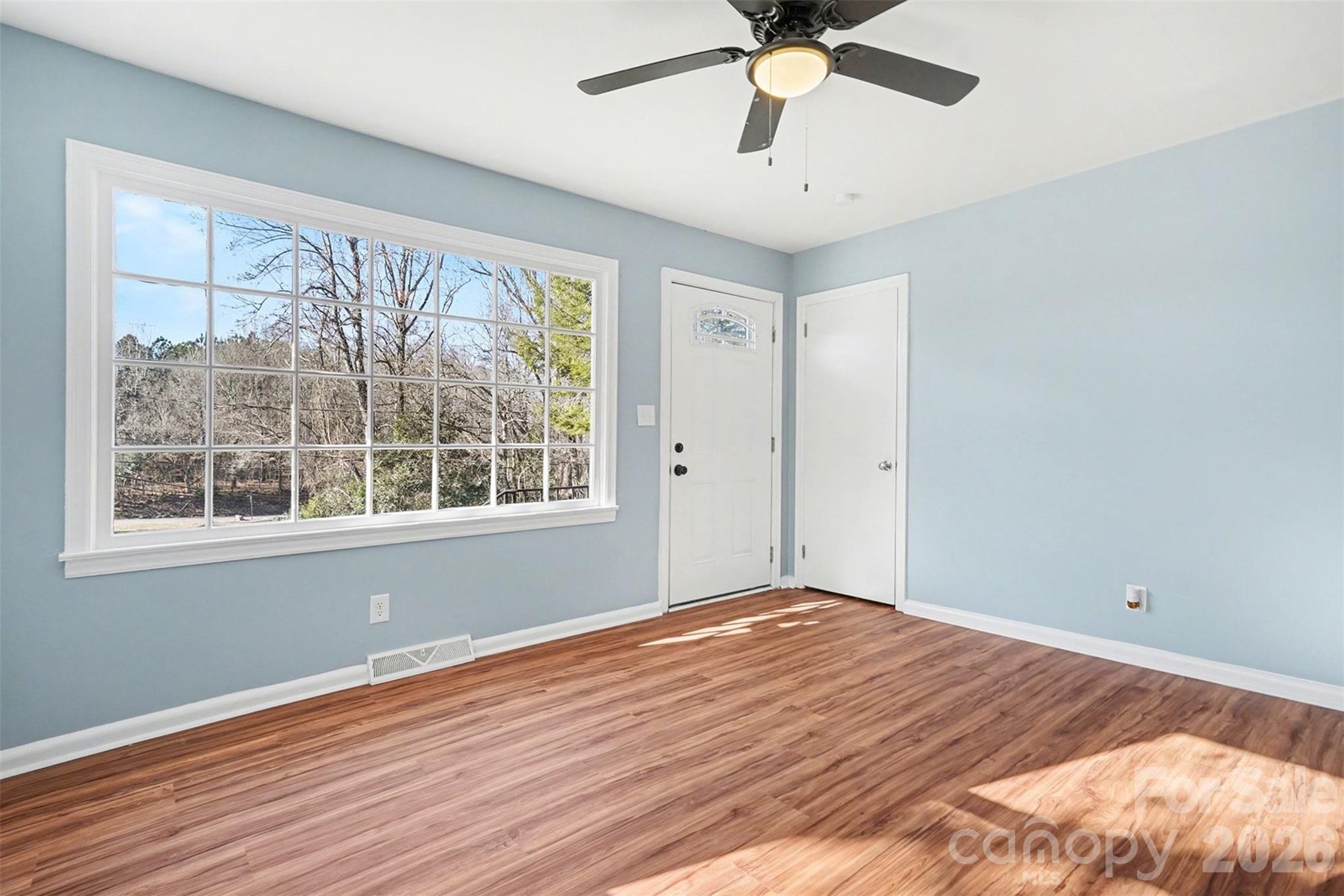 property viewer photo 5