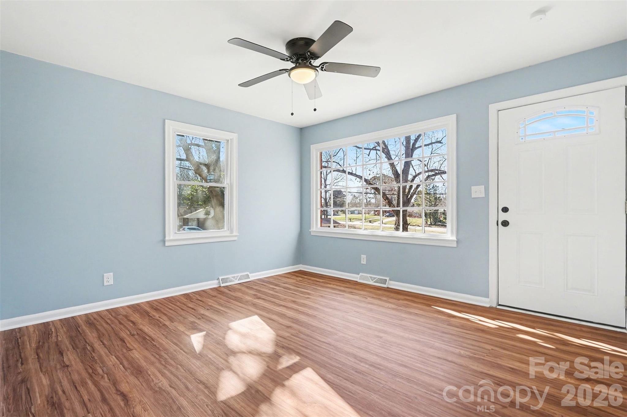 property viewer photo 6