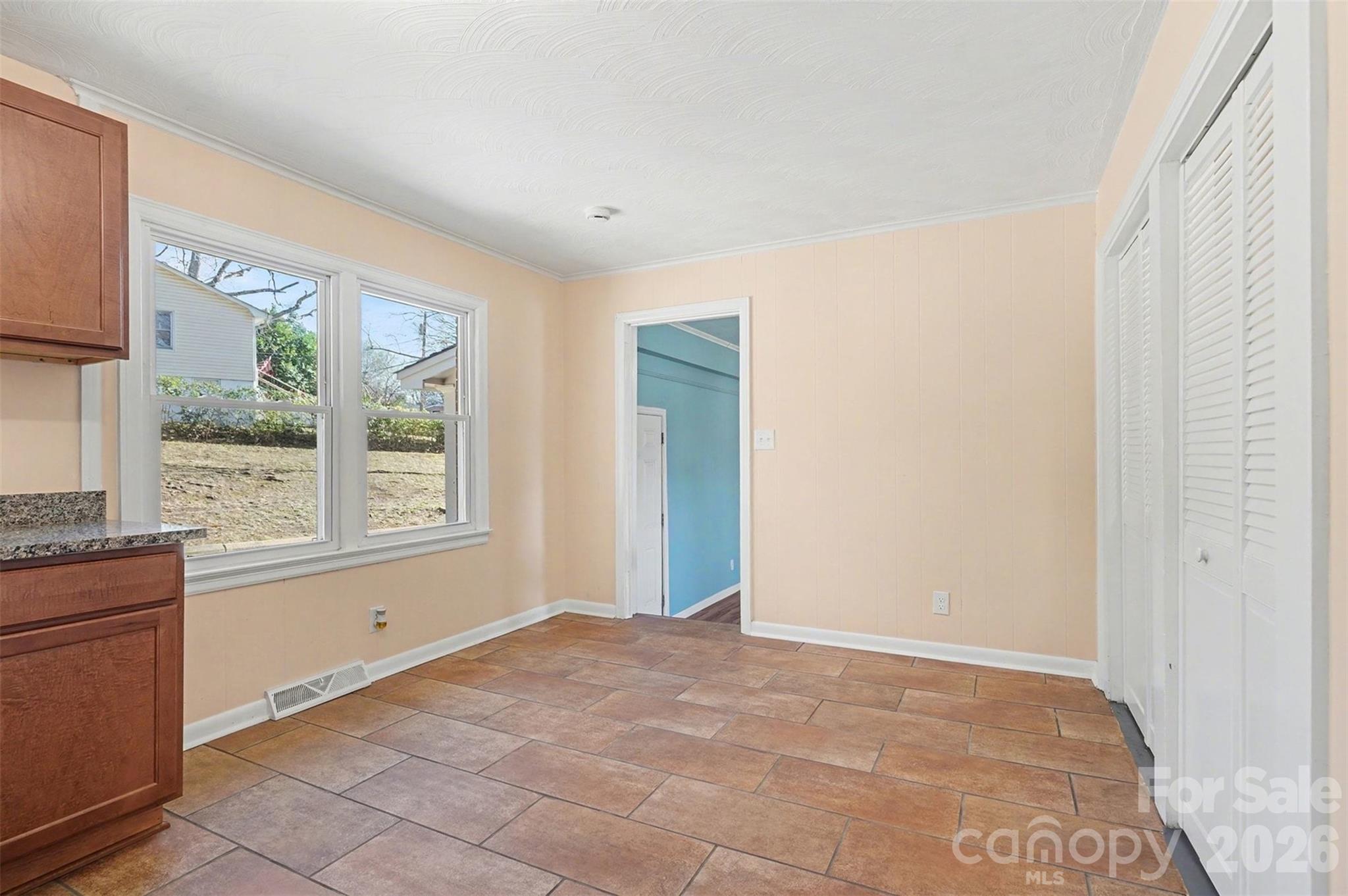 property viewer photo 7