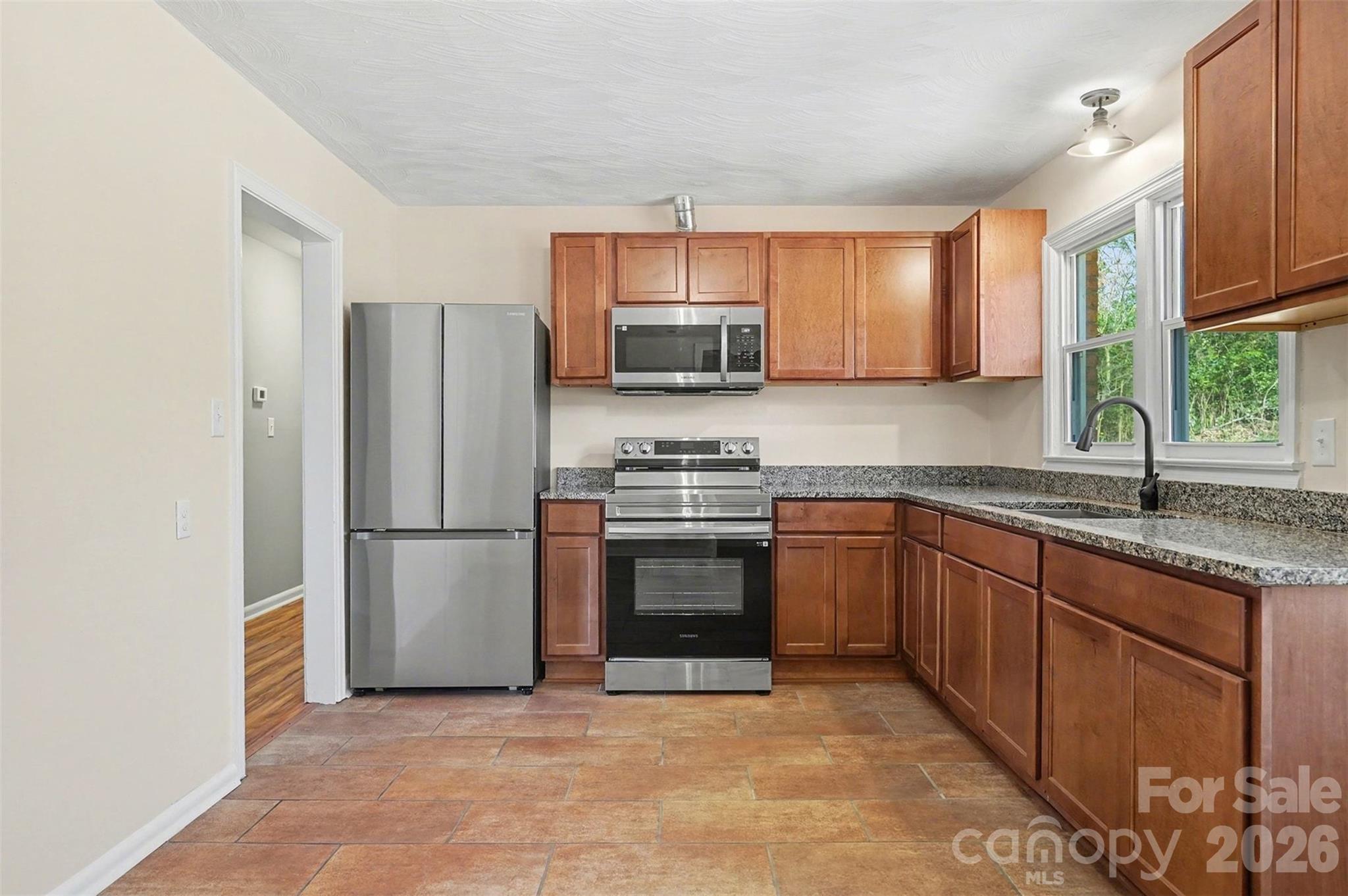 property viewer photo 9